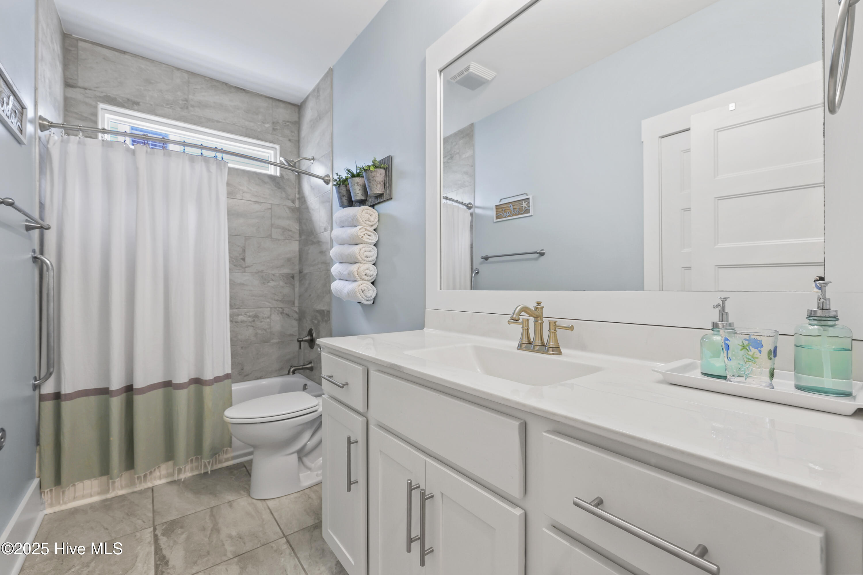 100536378 | Photo 38