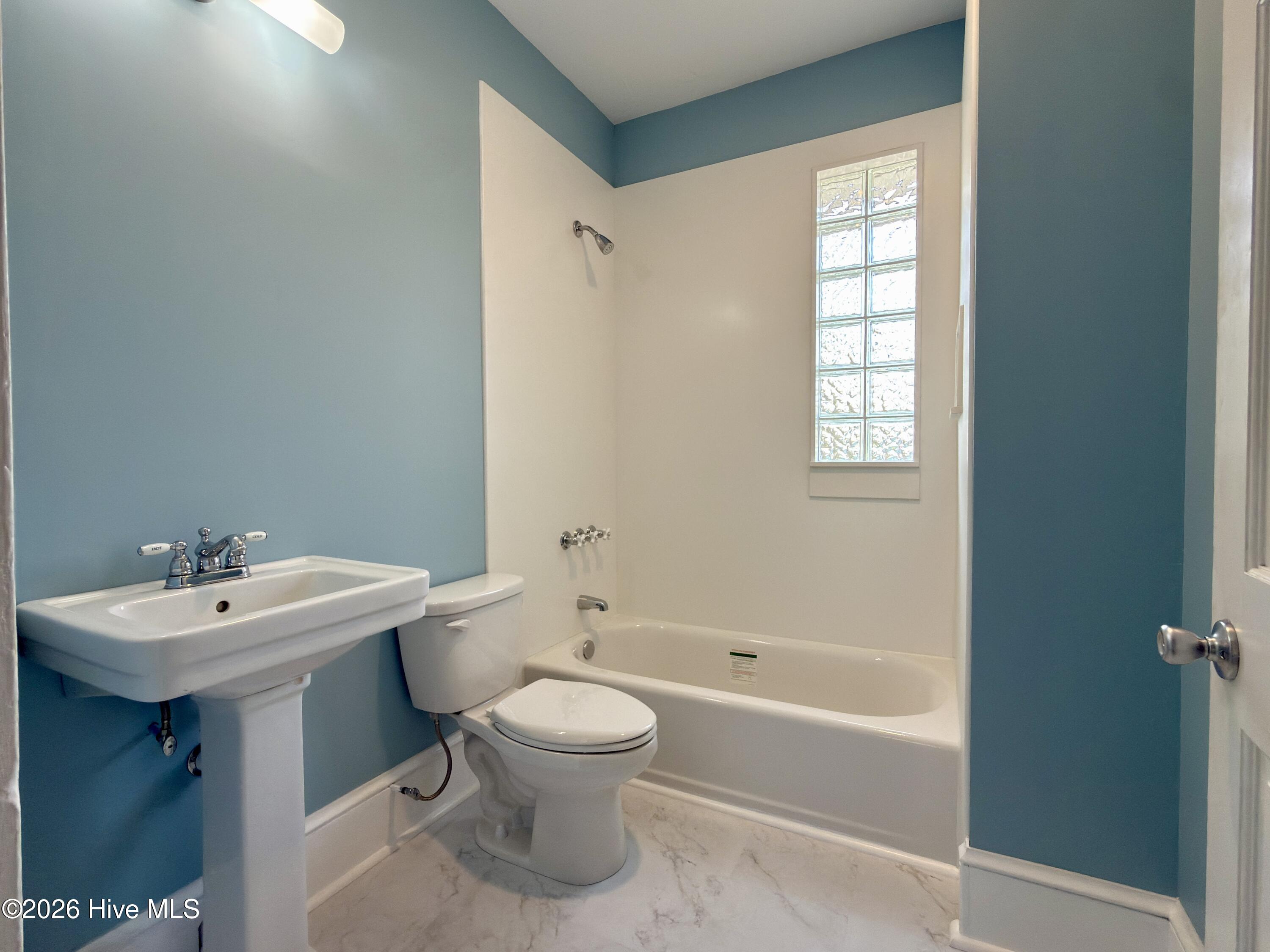 100521707 | Photo 19