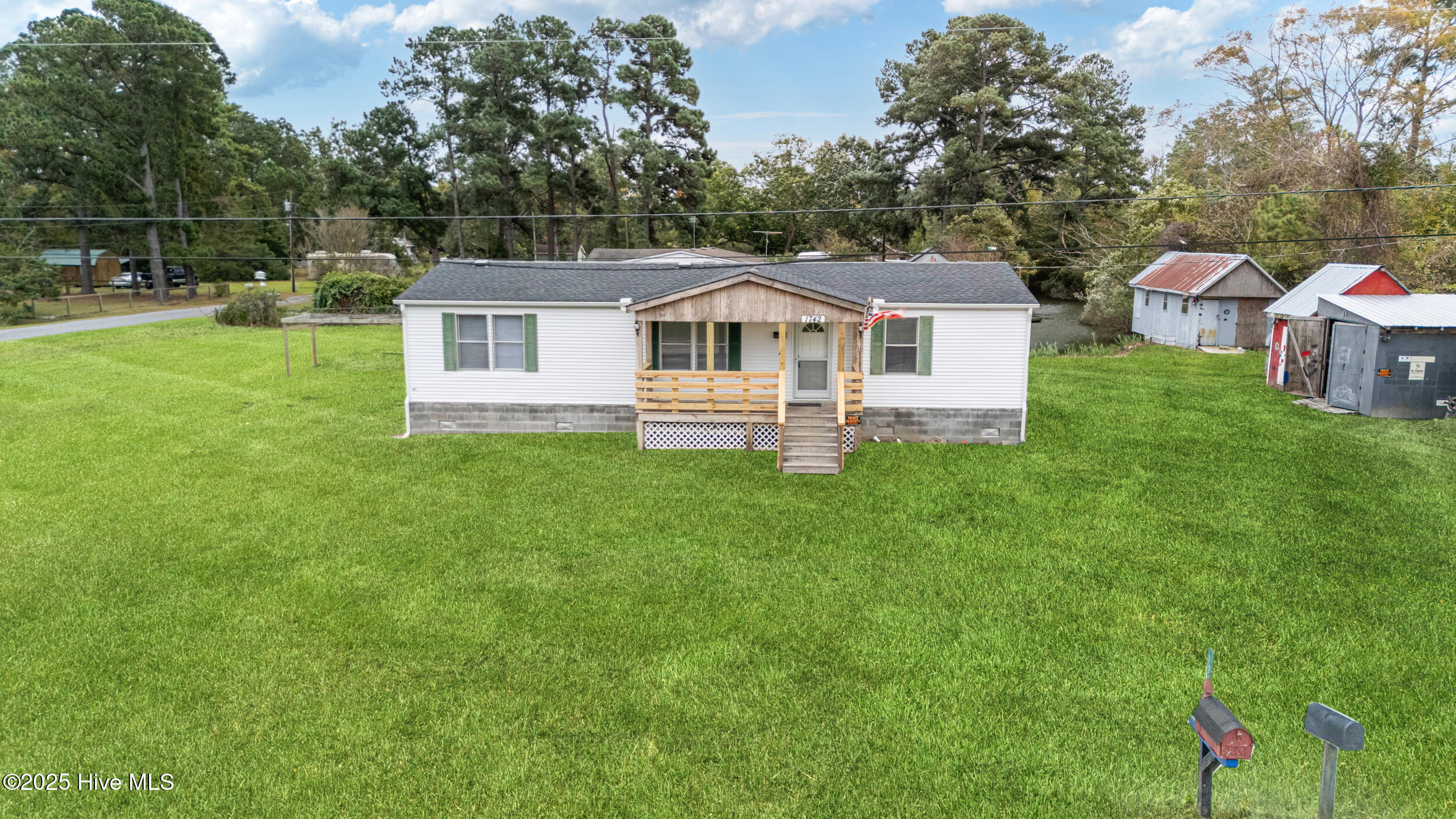 Homes for sale in Elizabeth City, NC | 1742 Soundneck Rd, Elizabeth City, NC 27909 | MLS# 100536360