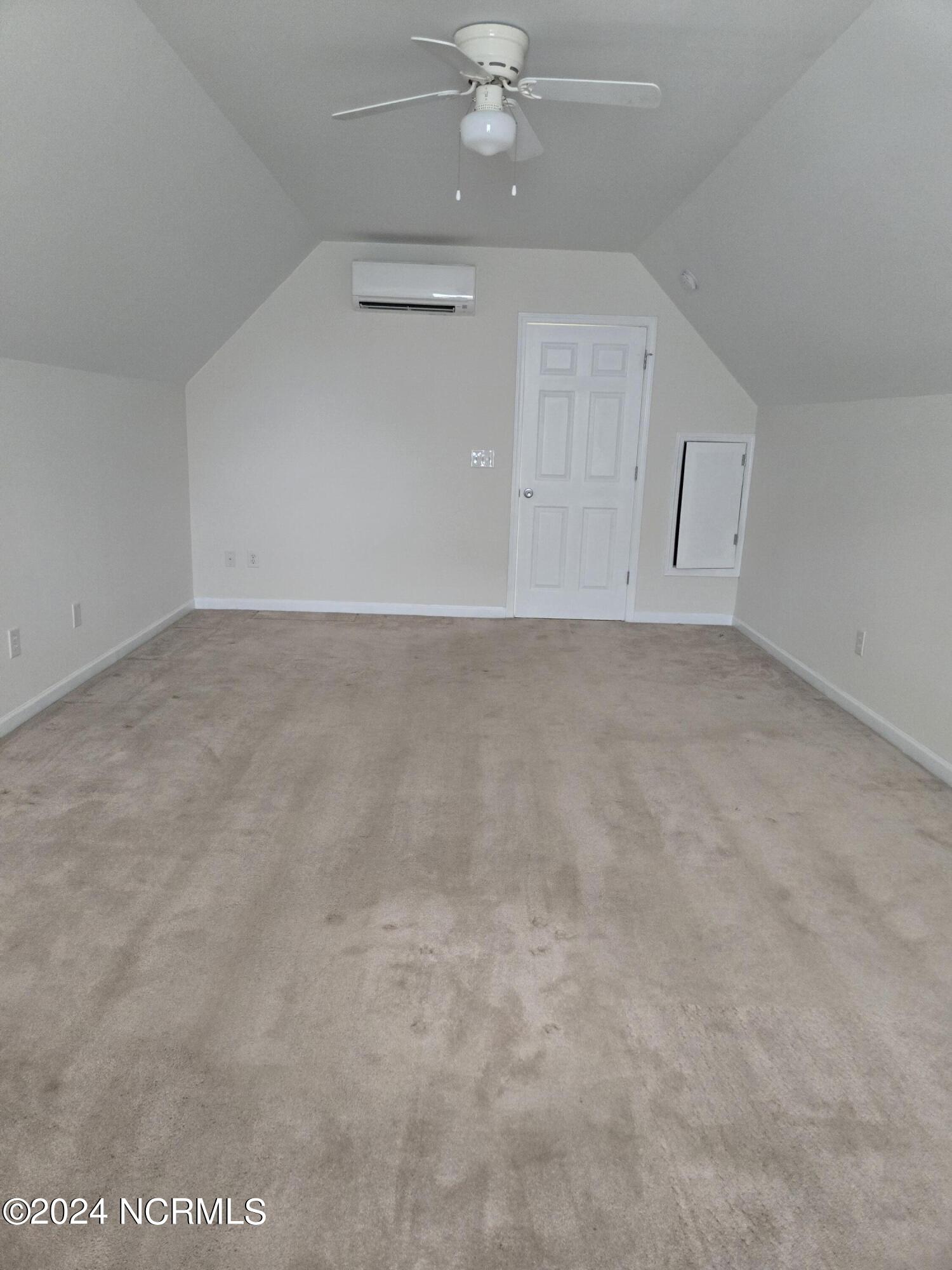 100465743 | Photo 45