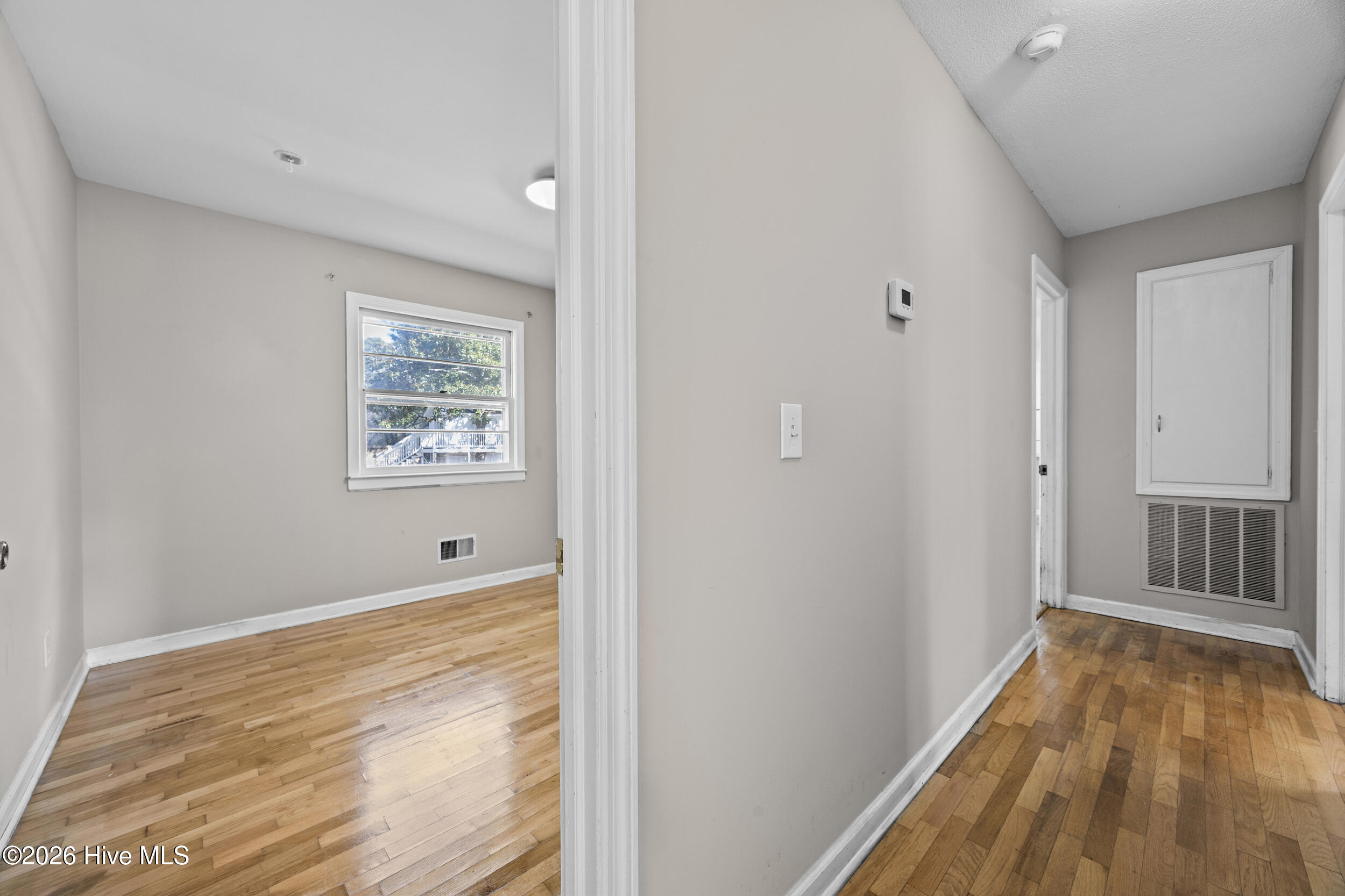 100548079 | Photo 14