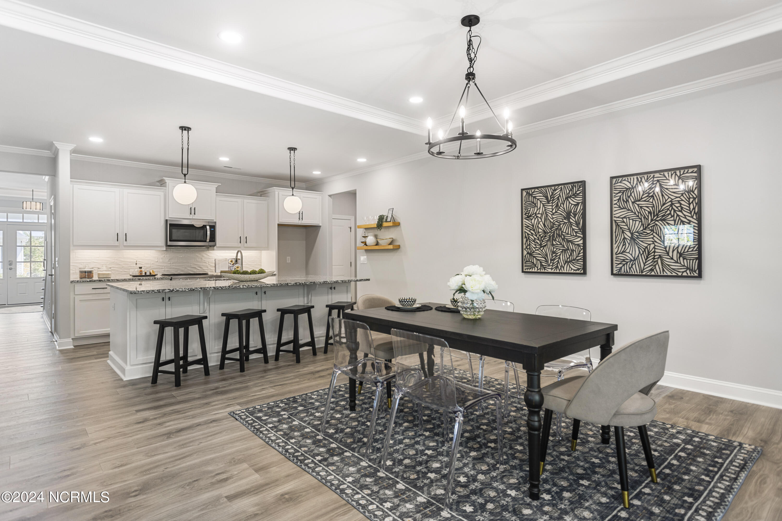 100544983 | Photo 24