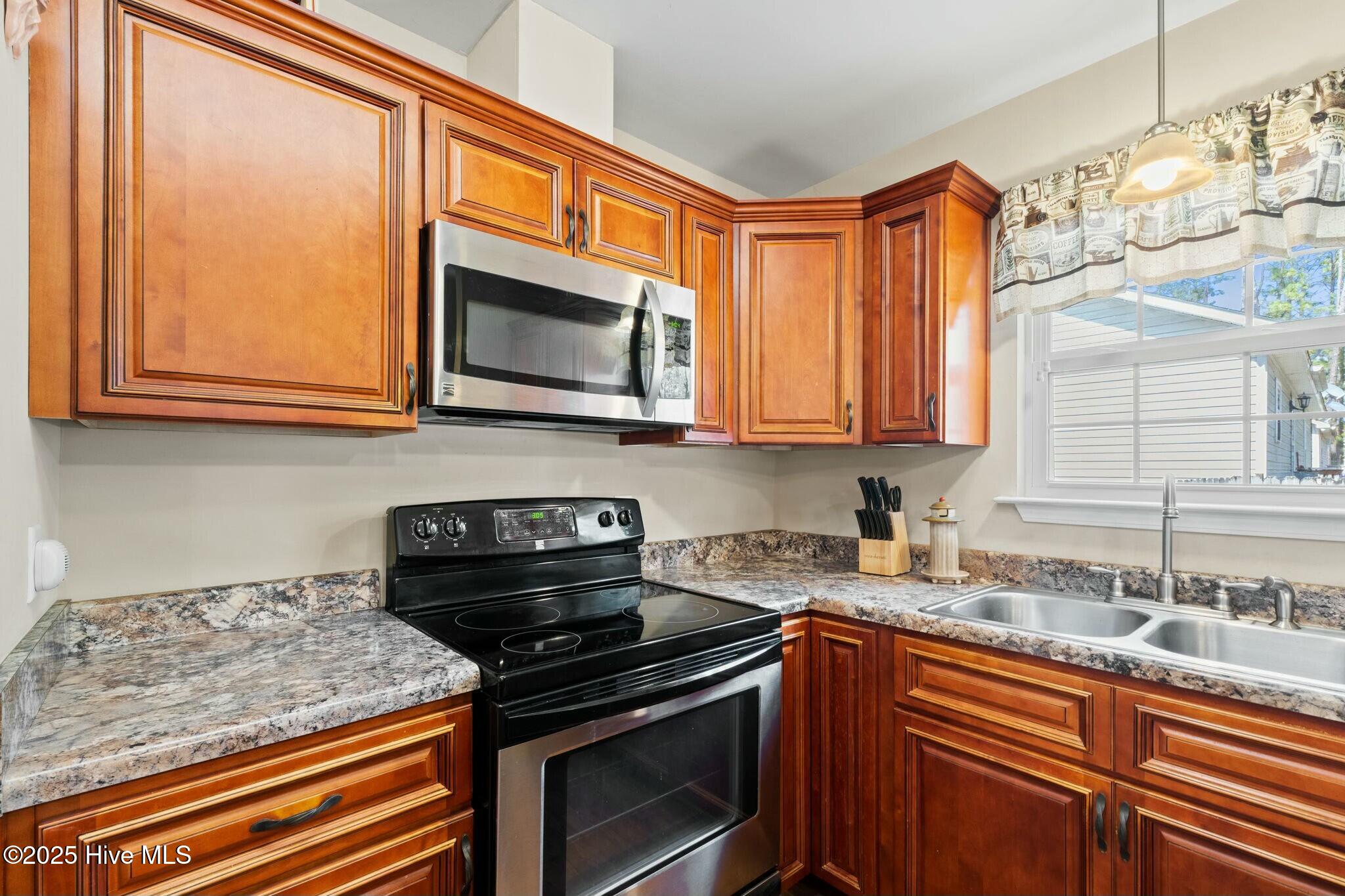 100503089 | Photo 29