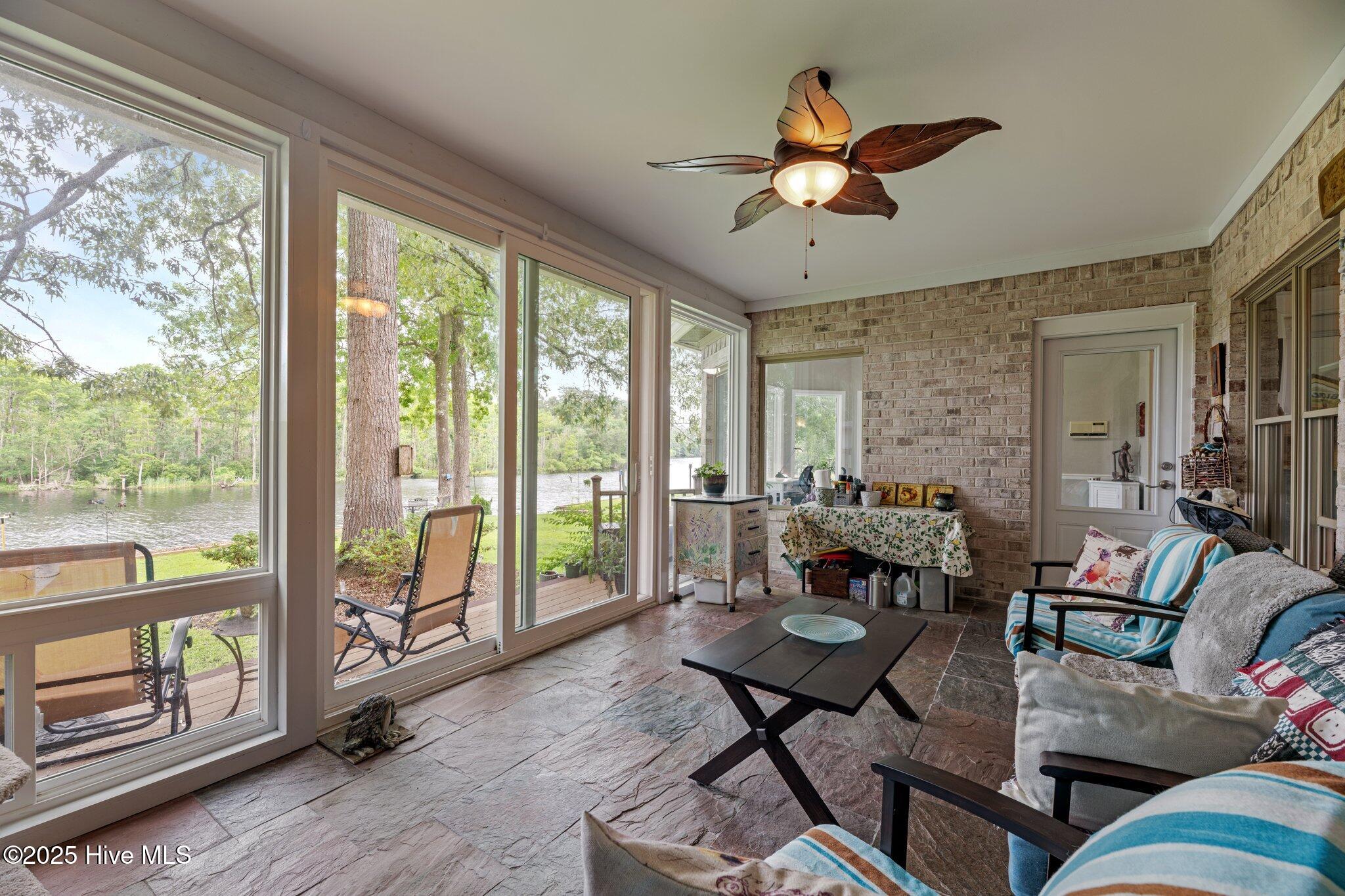 220 Shoreline Drive, New Bern, NC, 28562