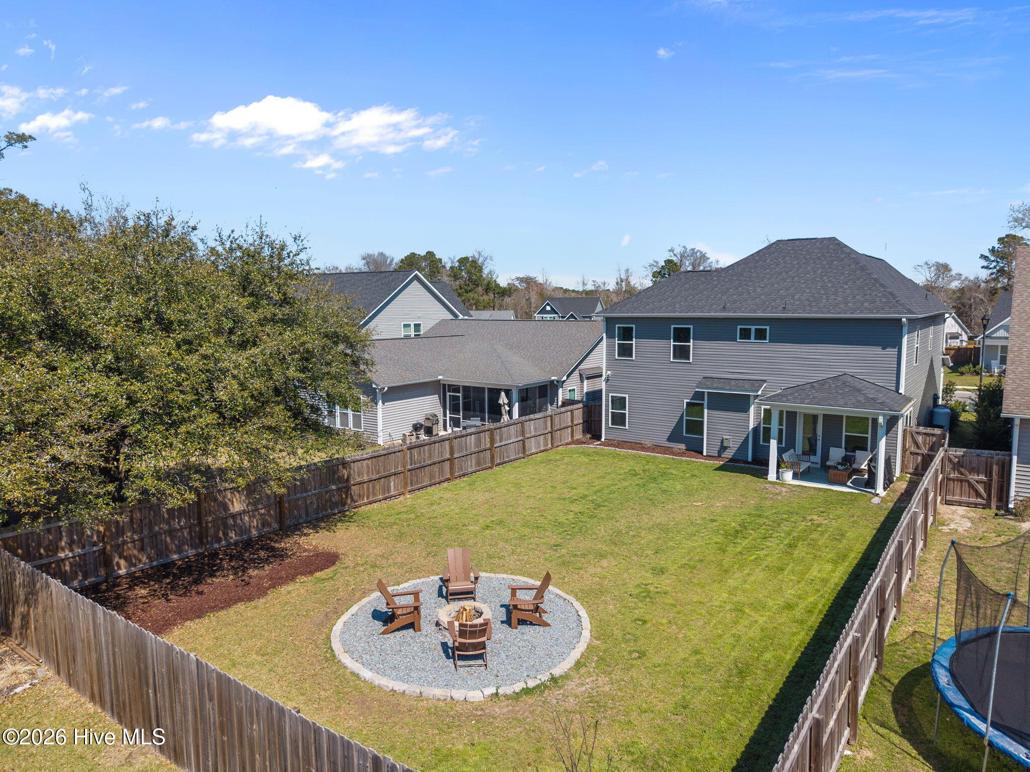 100557383 | Photo 46