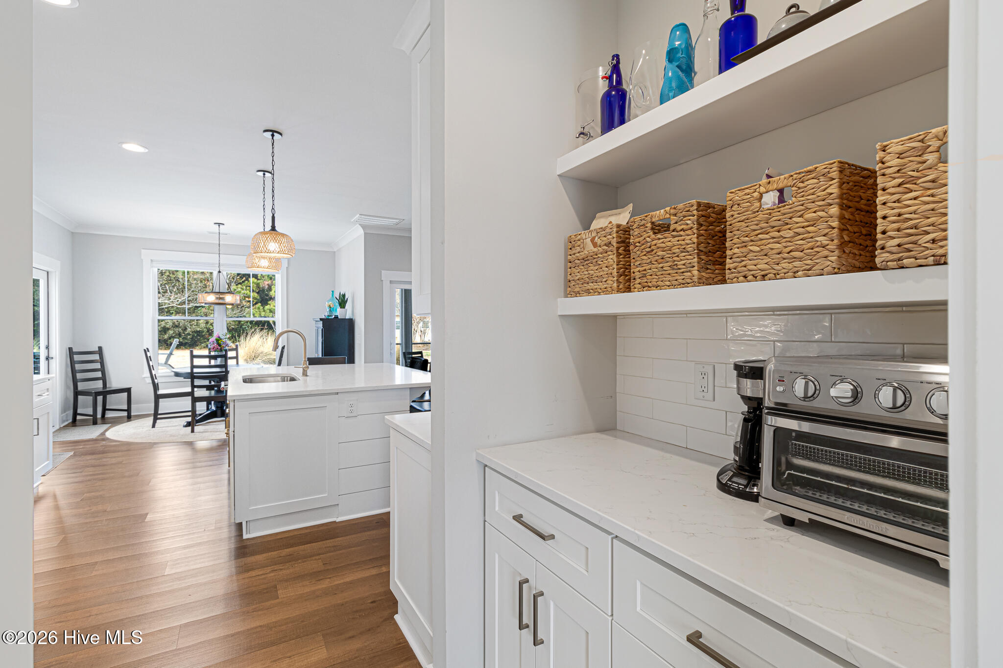 100556315 | Photo 16