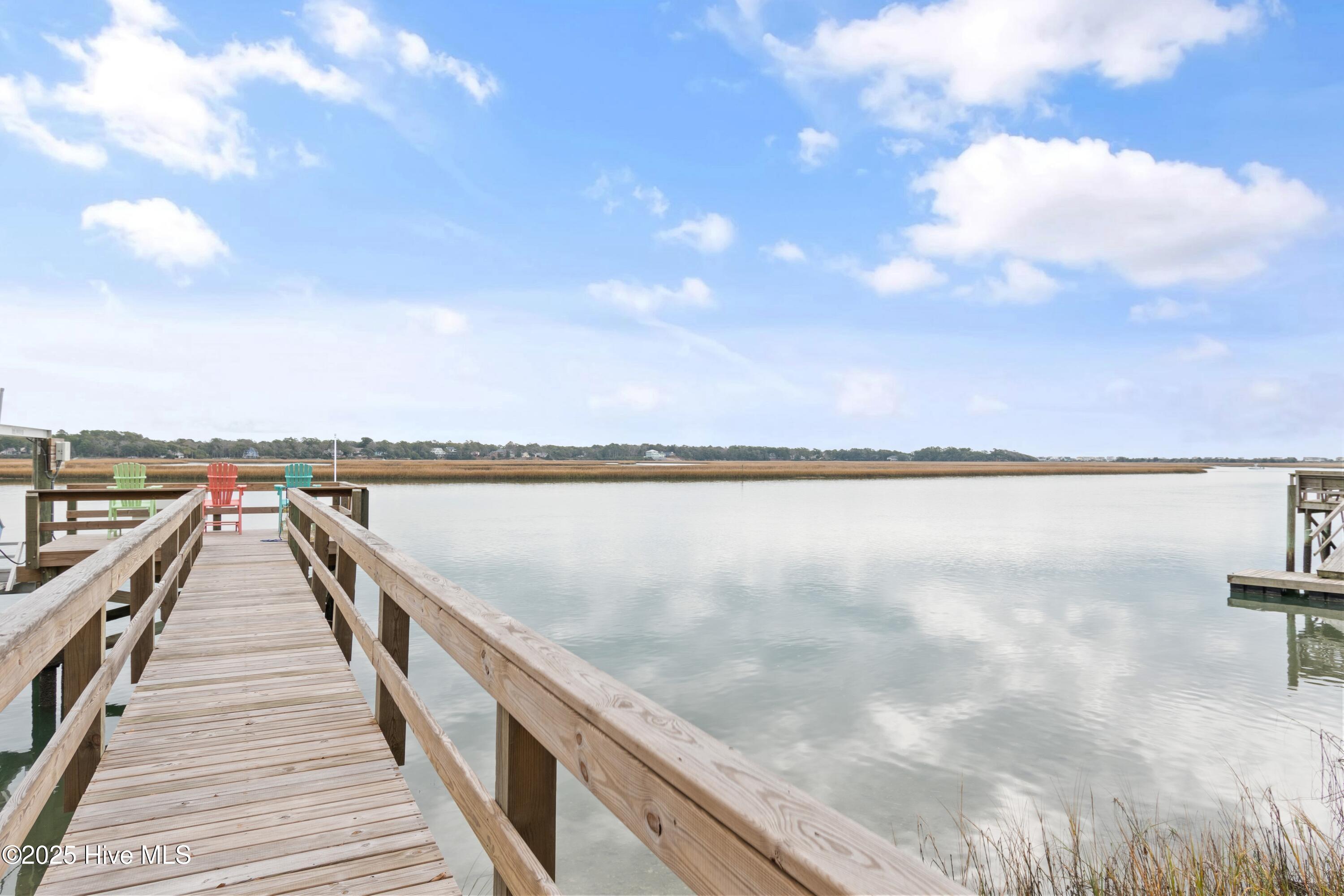 100544139 | Photo 64