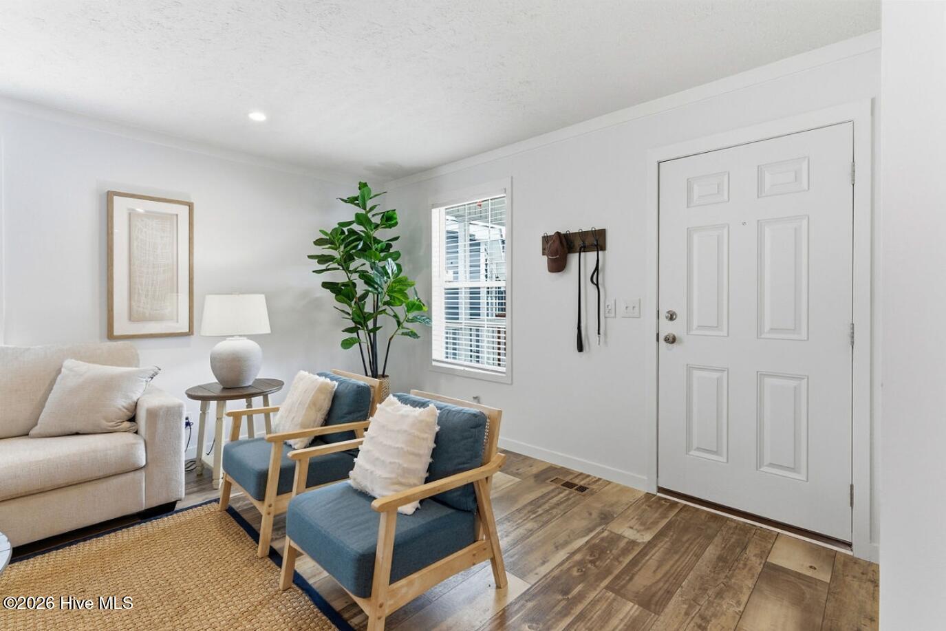 100568466 | Photo 11