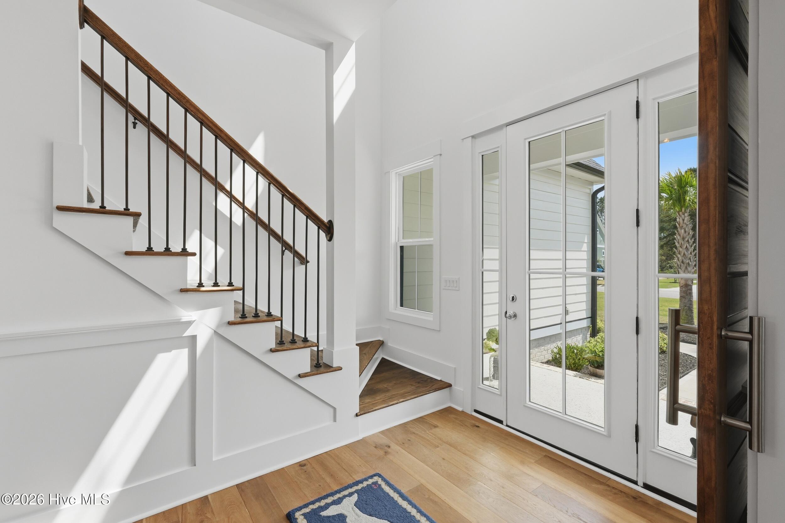 100563980 | Photo 53