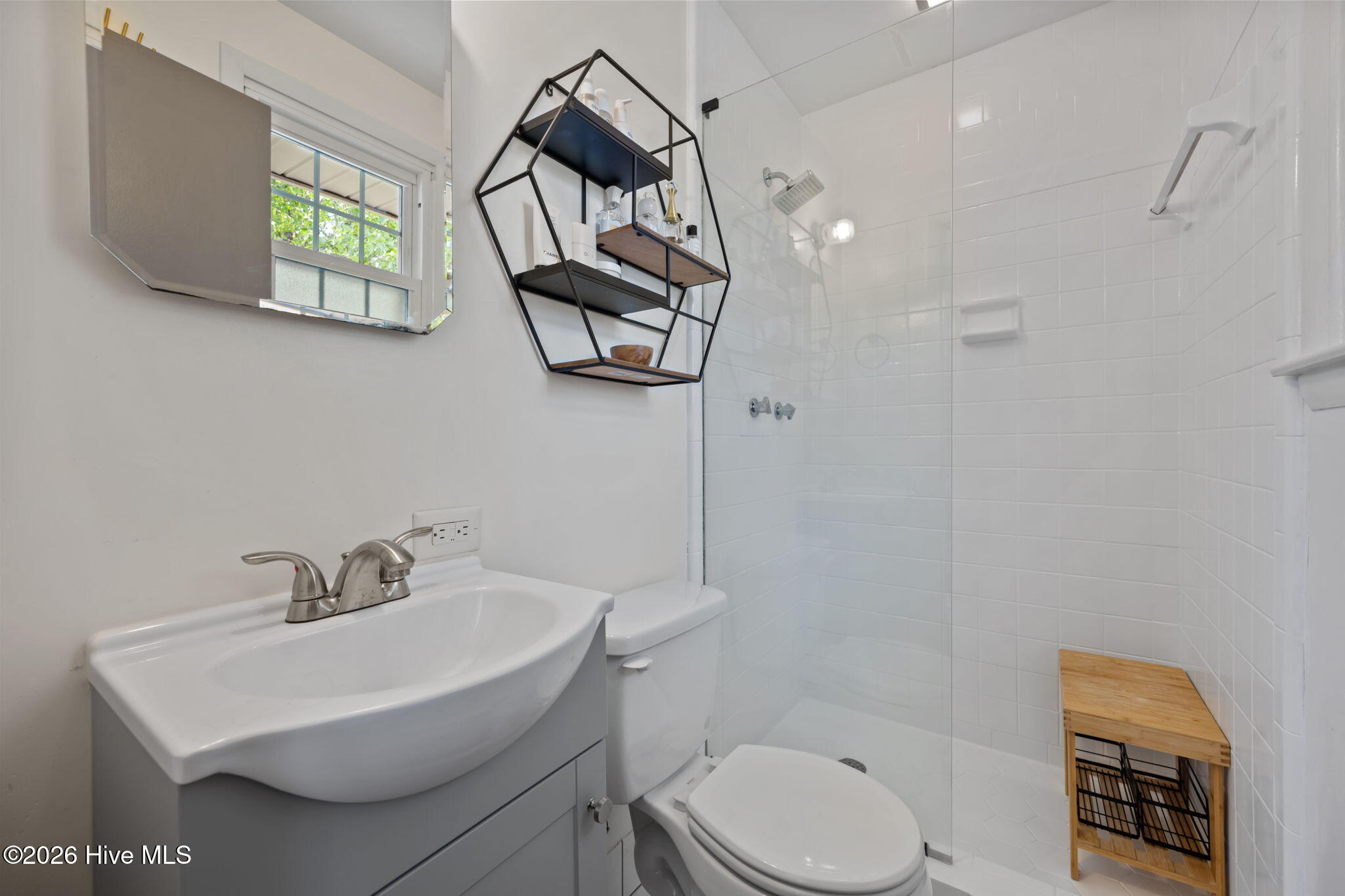 100567553 | Photo 22