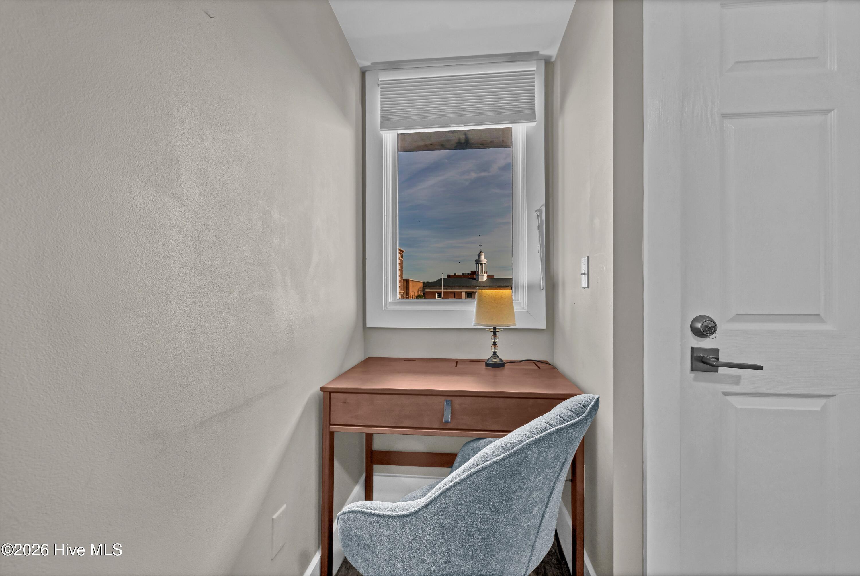 100548897 | Photo 17