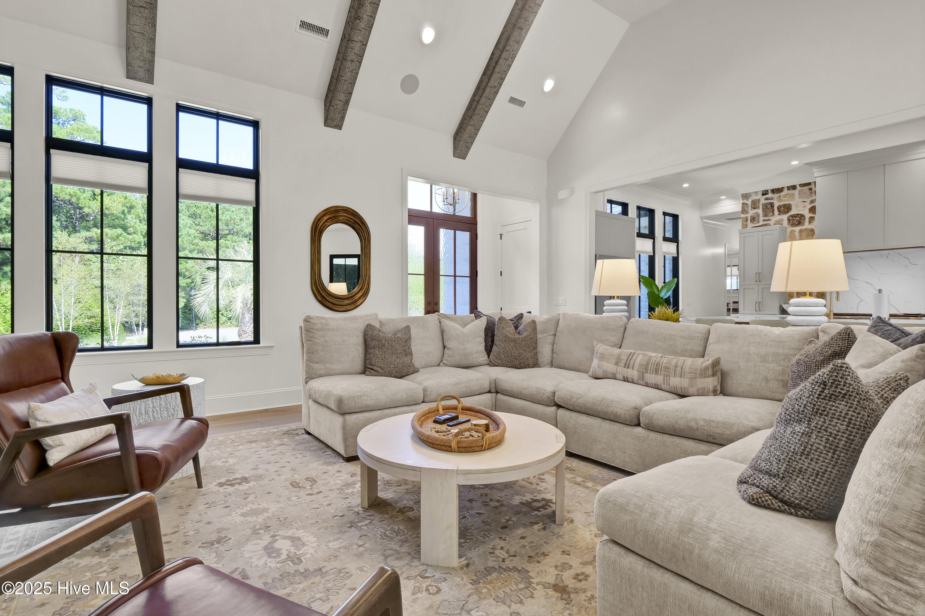 100532496 | Photo 17