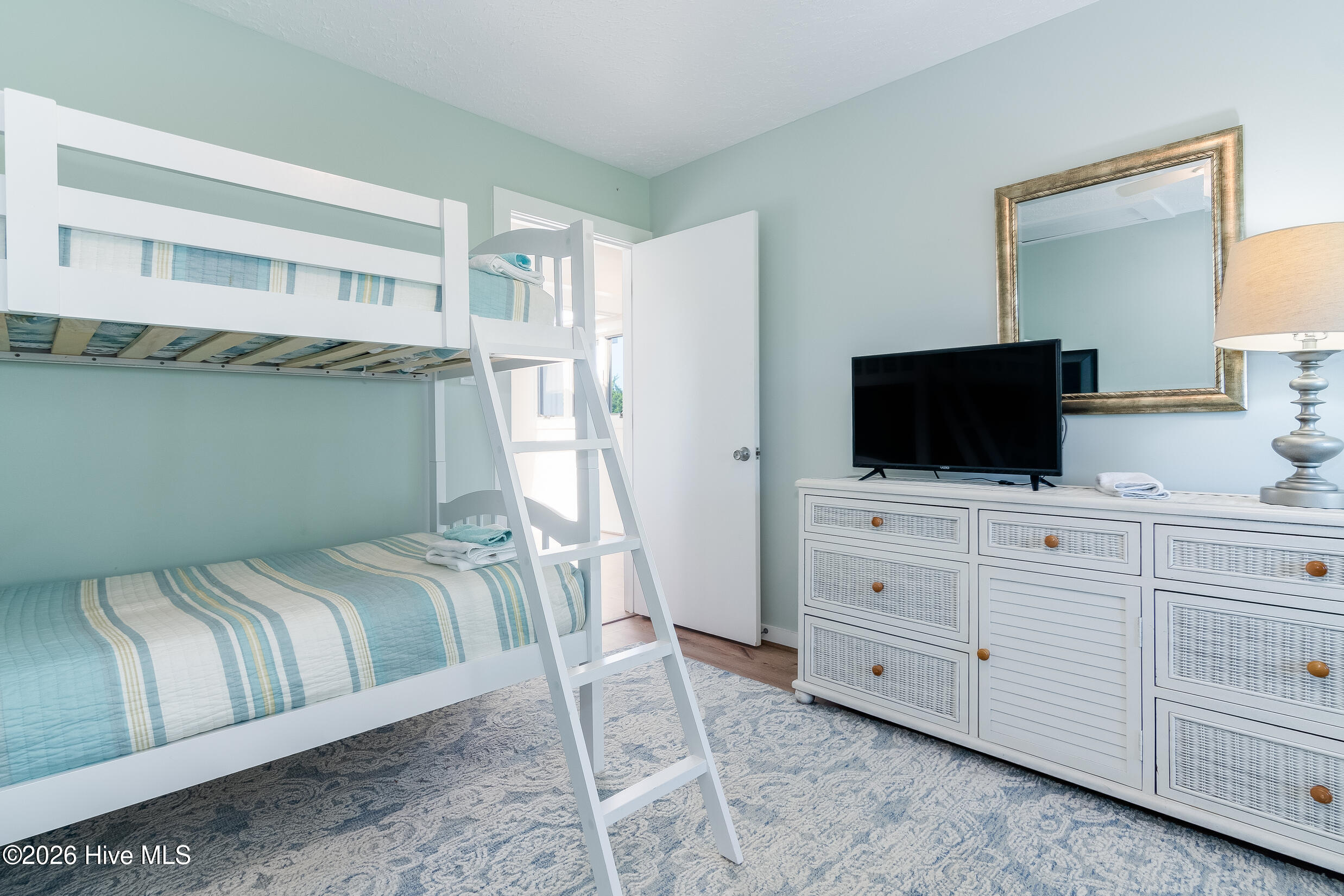 100557535 | Photo 35