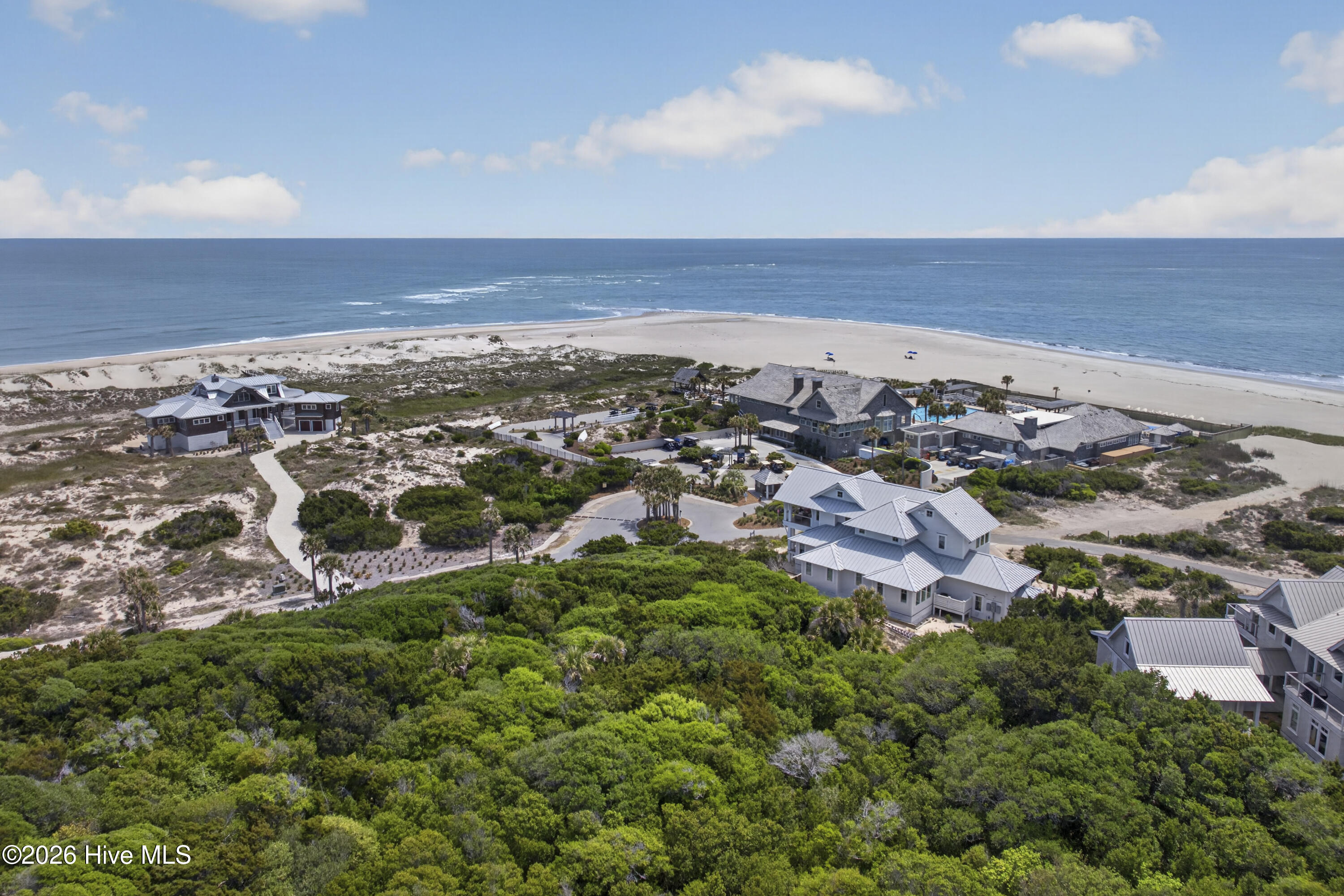 100566186 | Photo 89