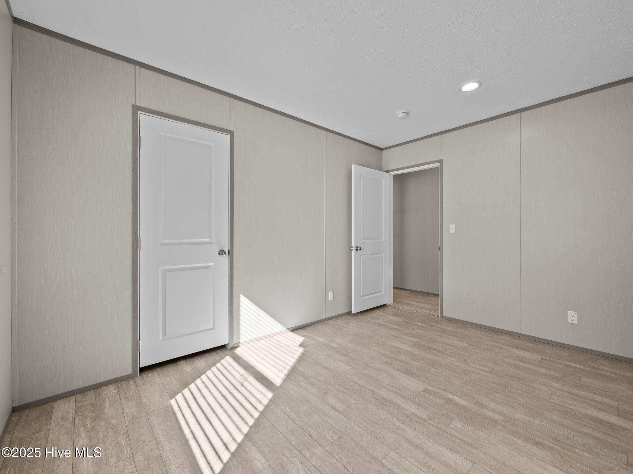 100541936 | Photo 49