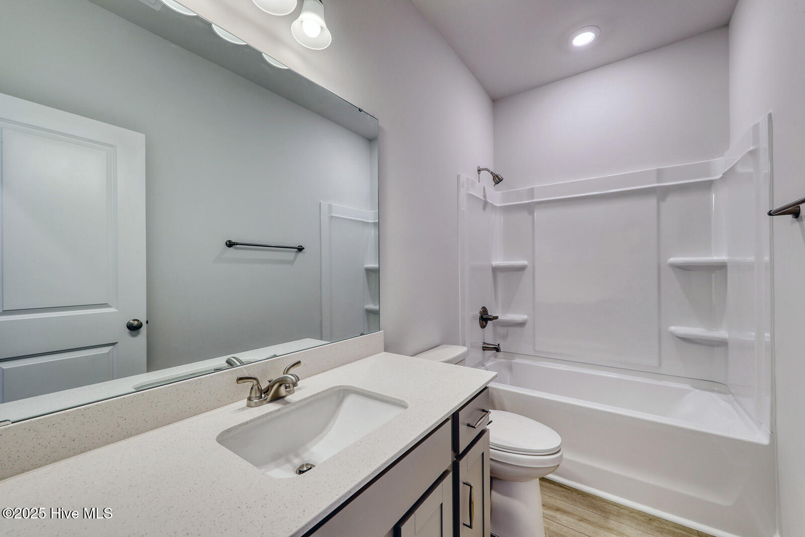 100549689 | Photo 73