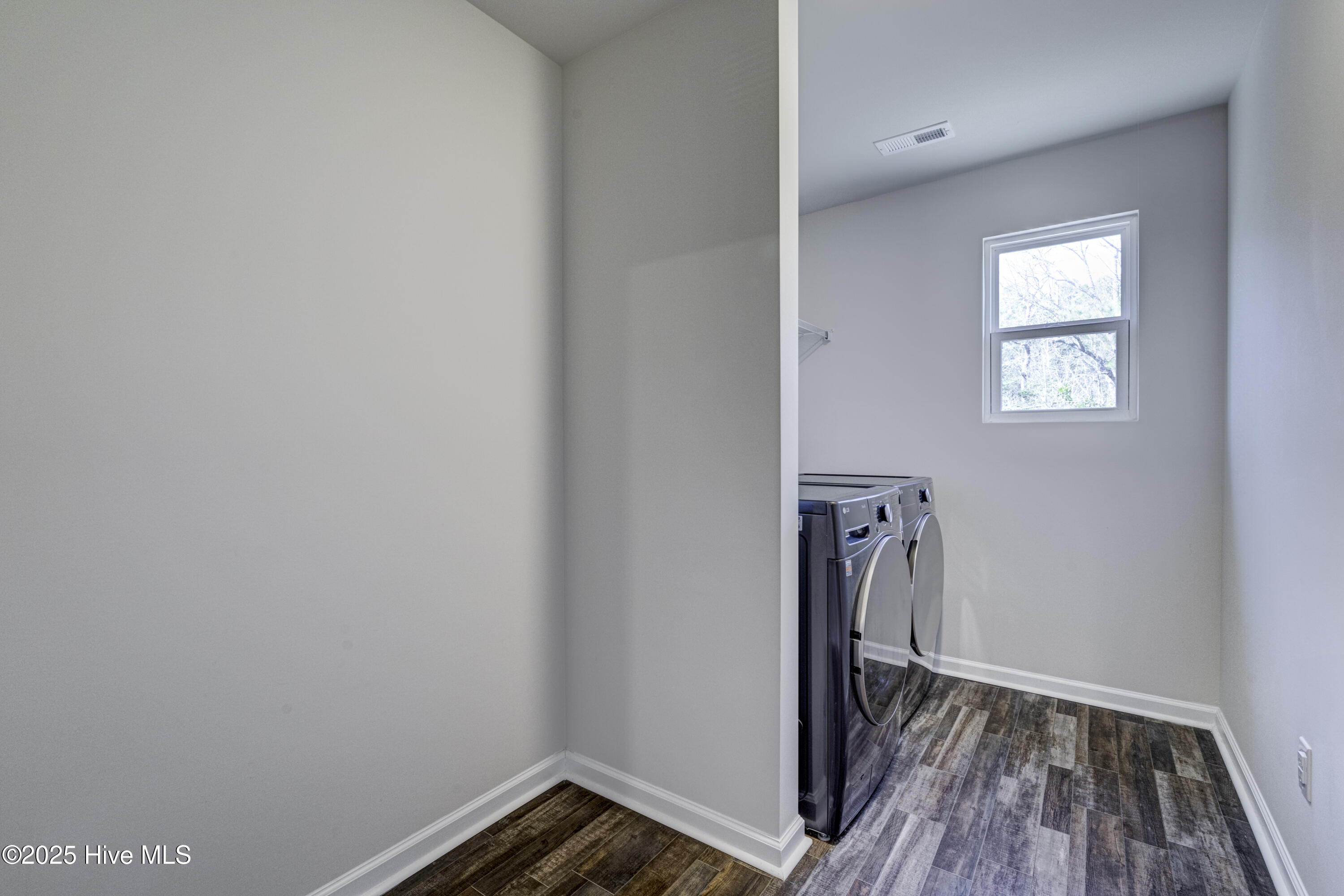 100528230 | Photo 42