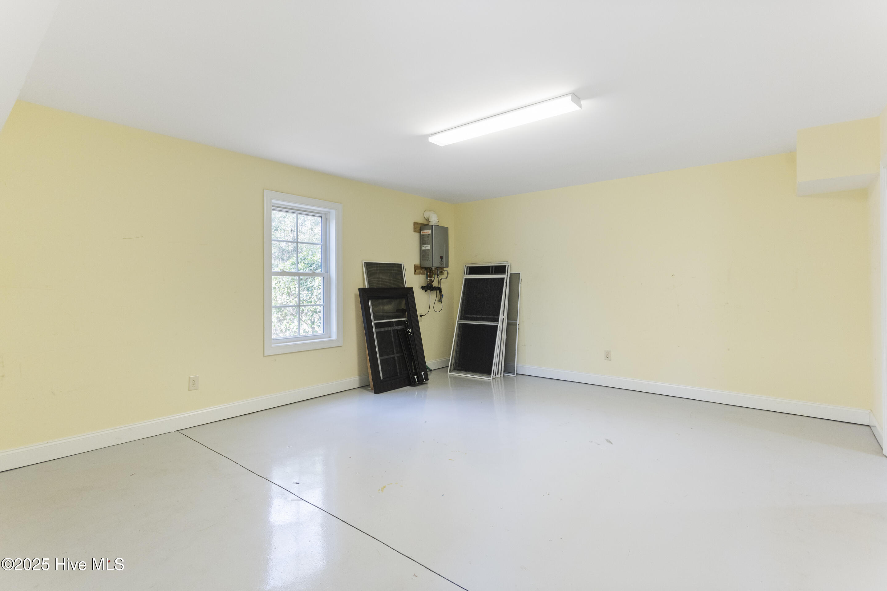 100493610 | Photo 86