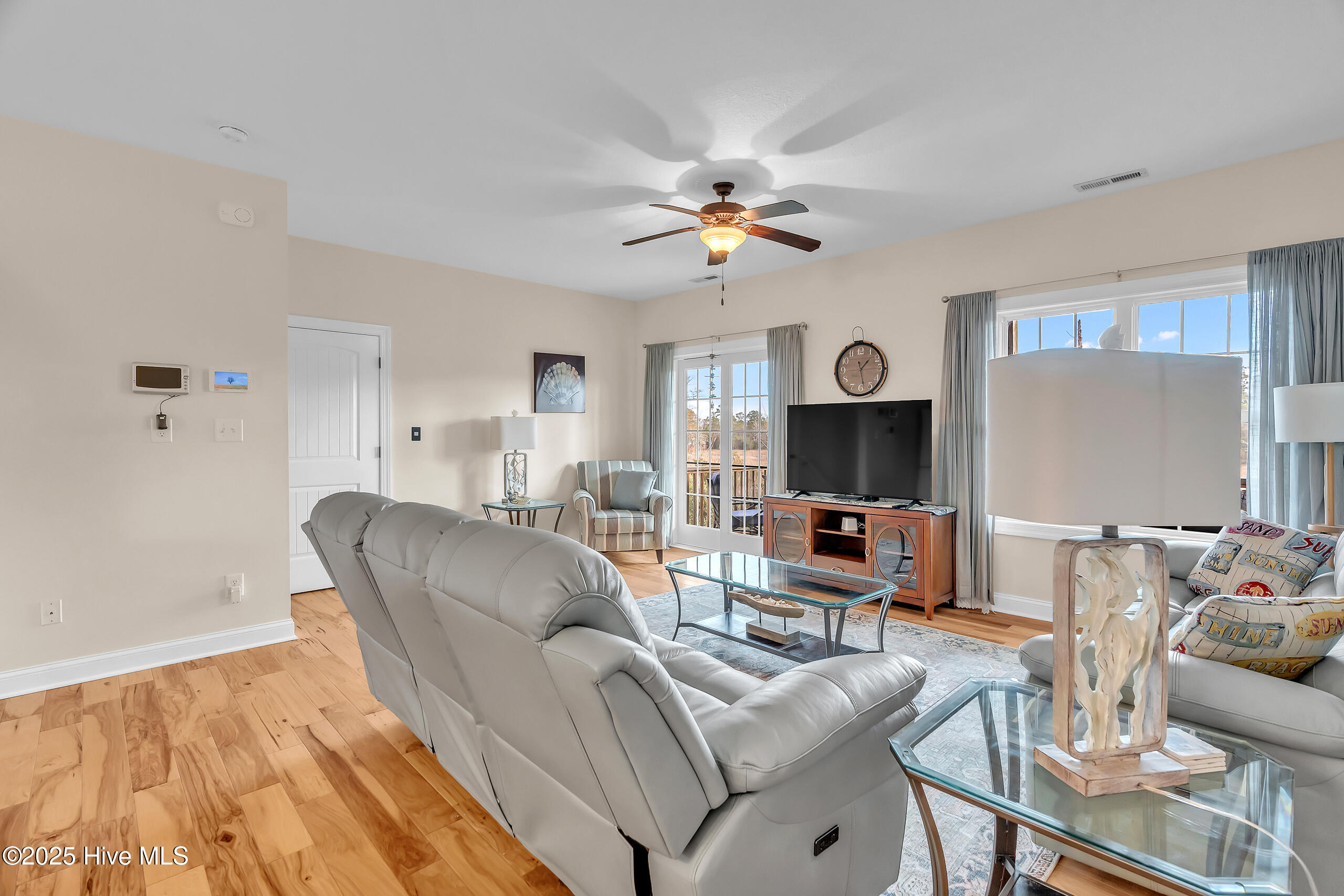 100546927 | Photo 19