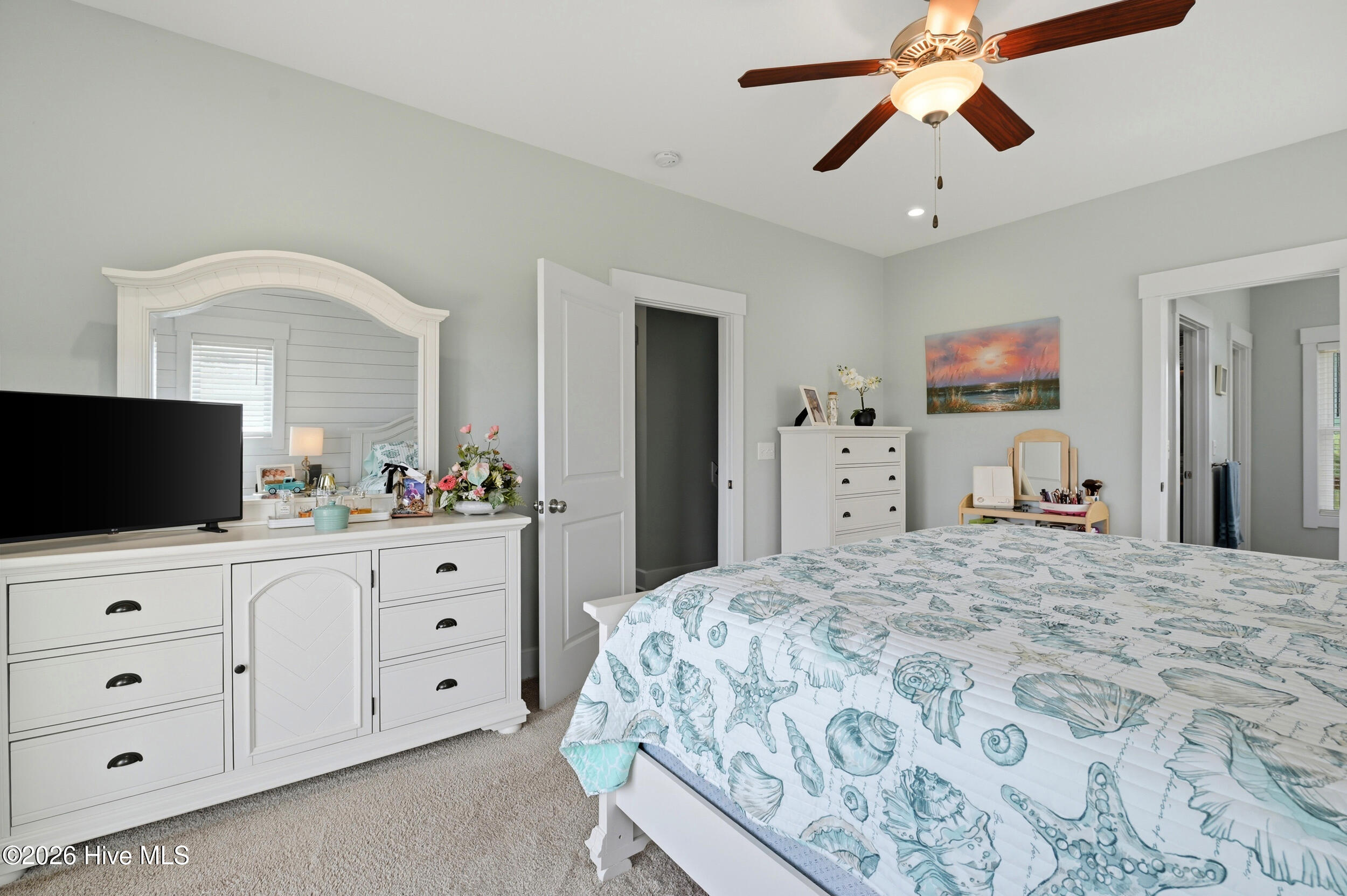 100566113 | Photo 22