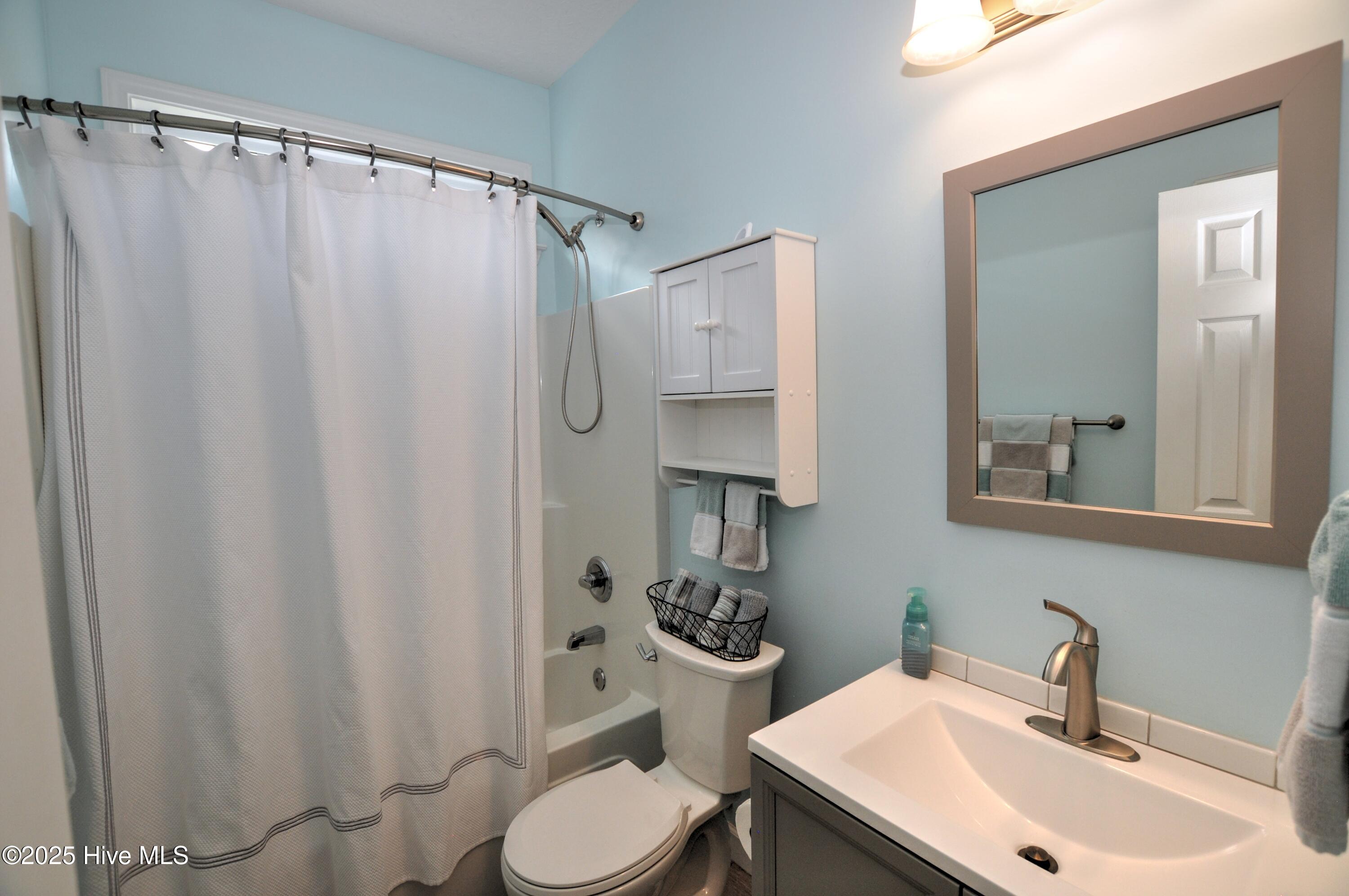 100519003 | Photo 23