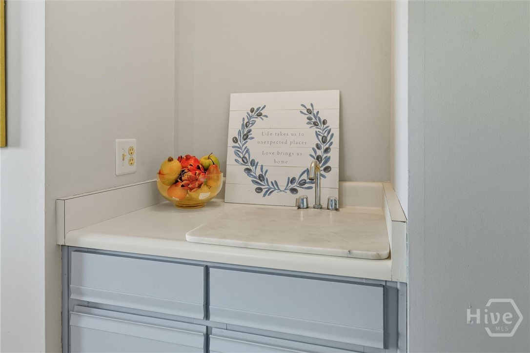 Built-in bar.
