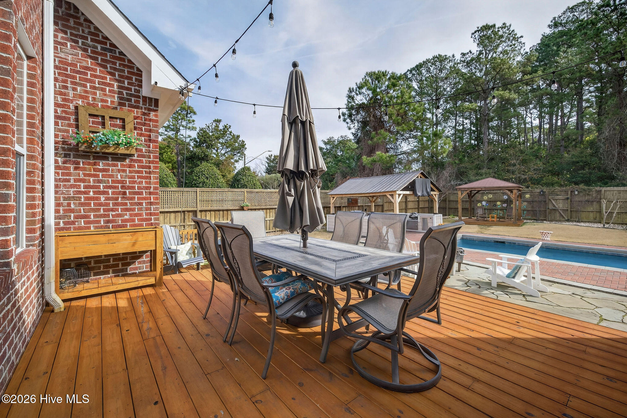 100547469 | Photo 49