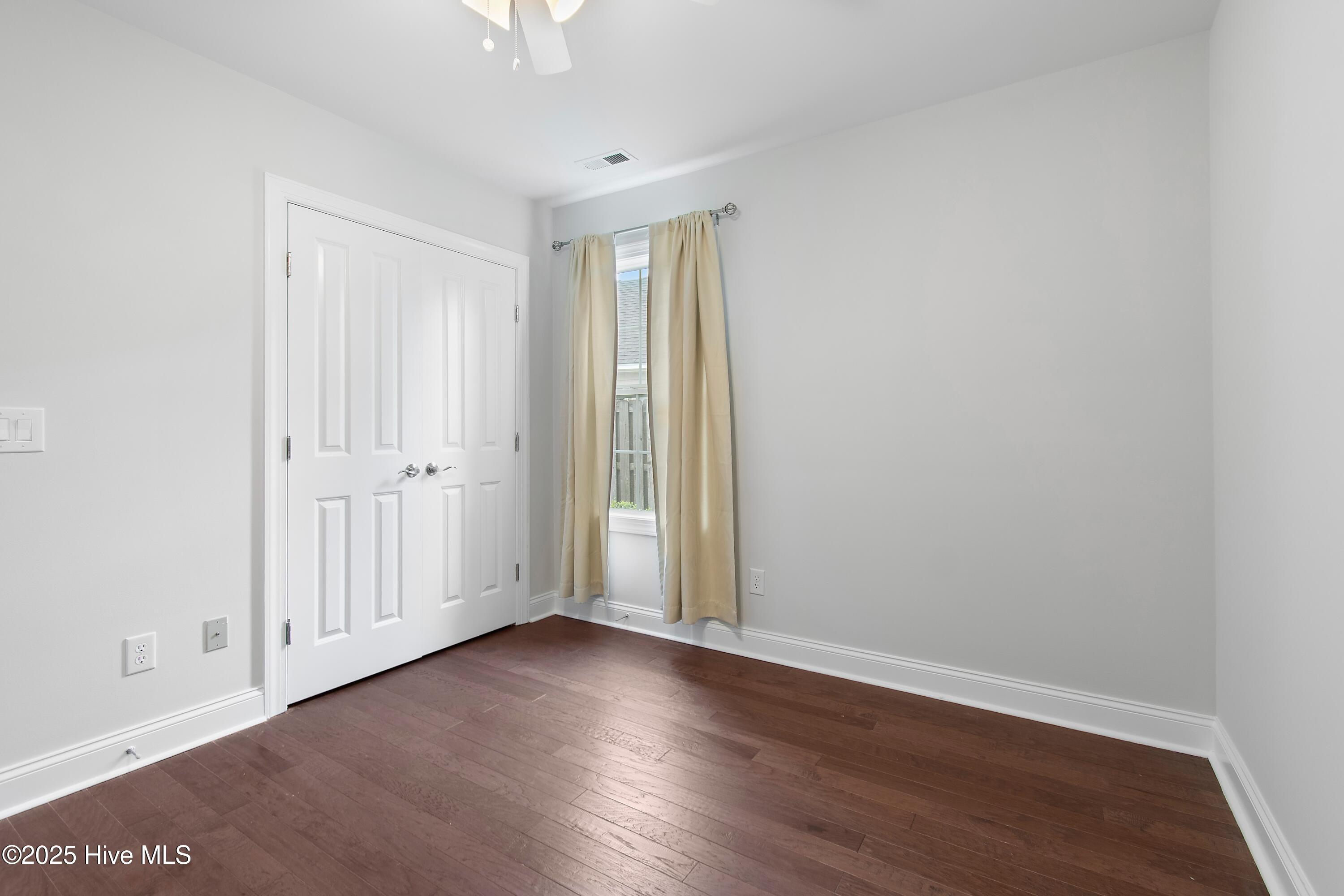 100527568 | Photo 25