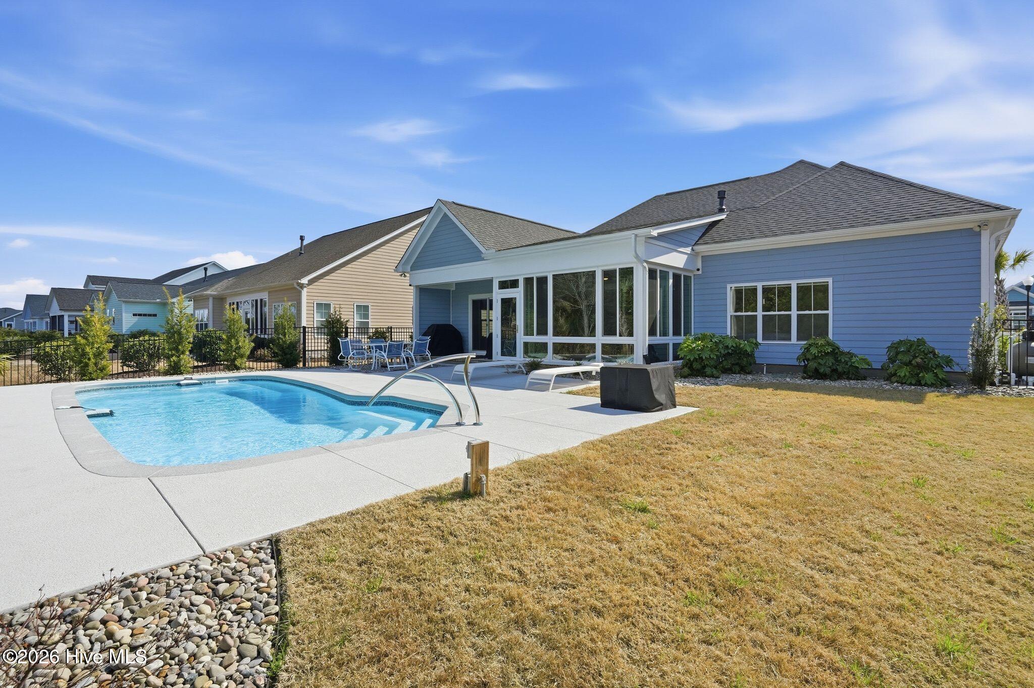 100556850 | Photo 44