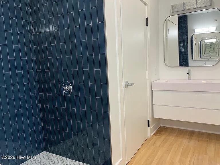 100559084 | Photo 10