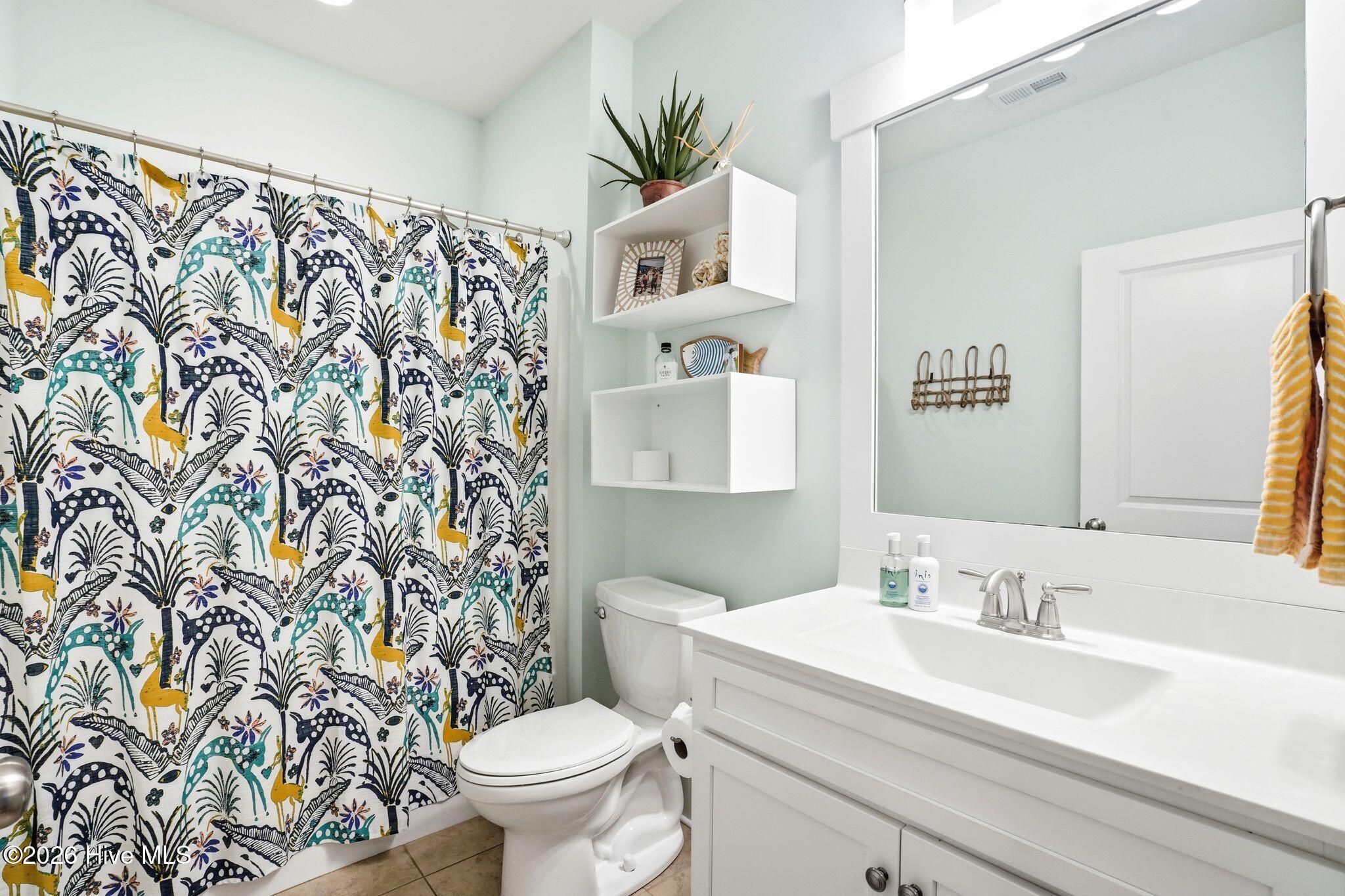 100565220 | Photo 43