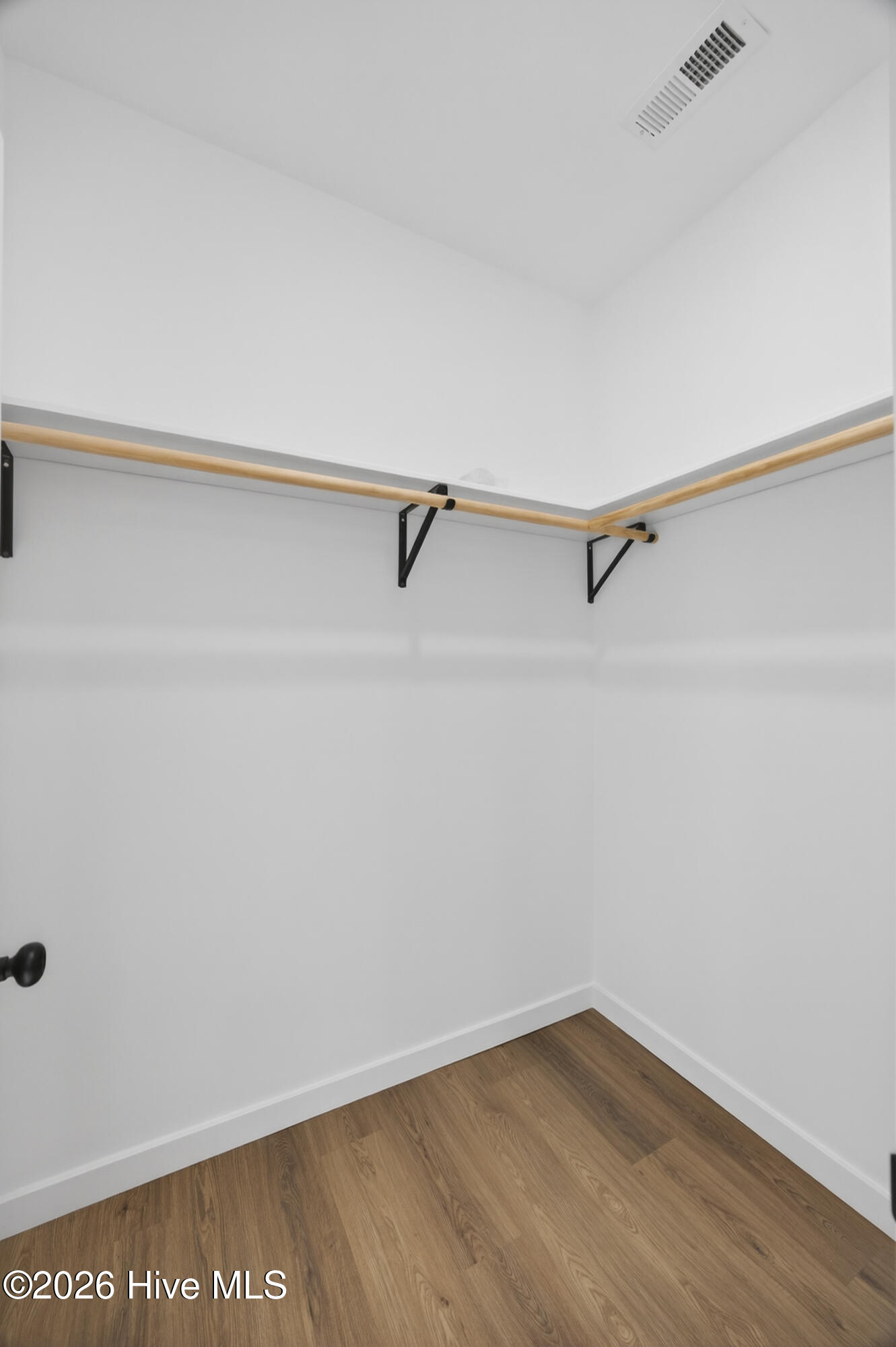 100550006 | Photo 23