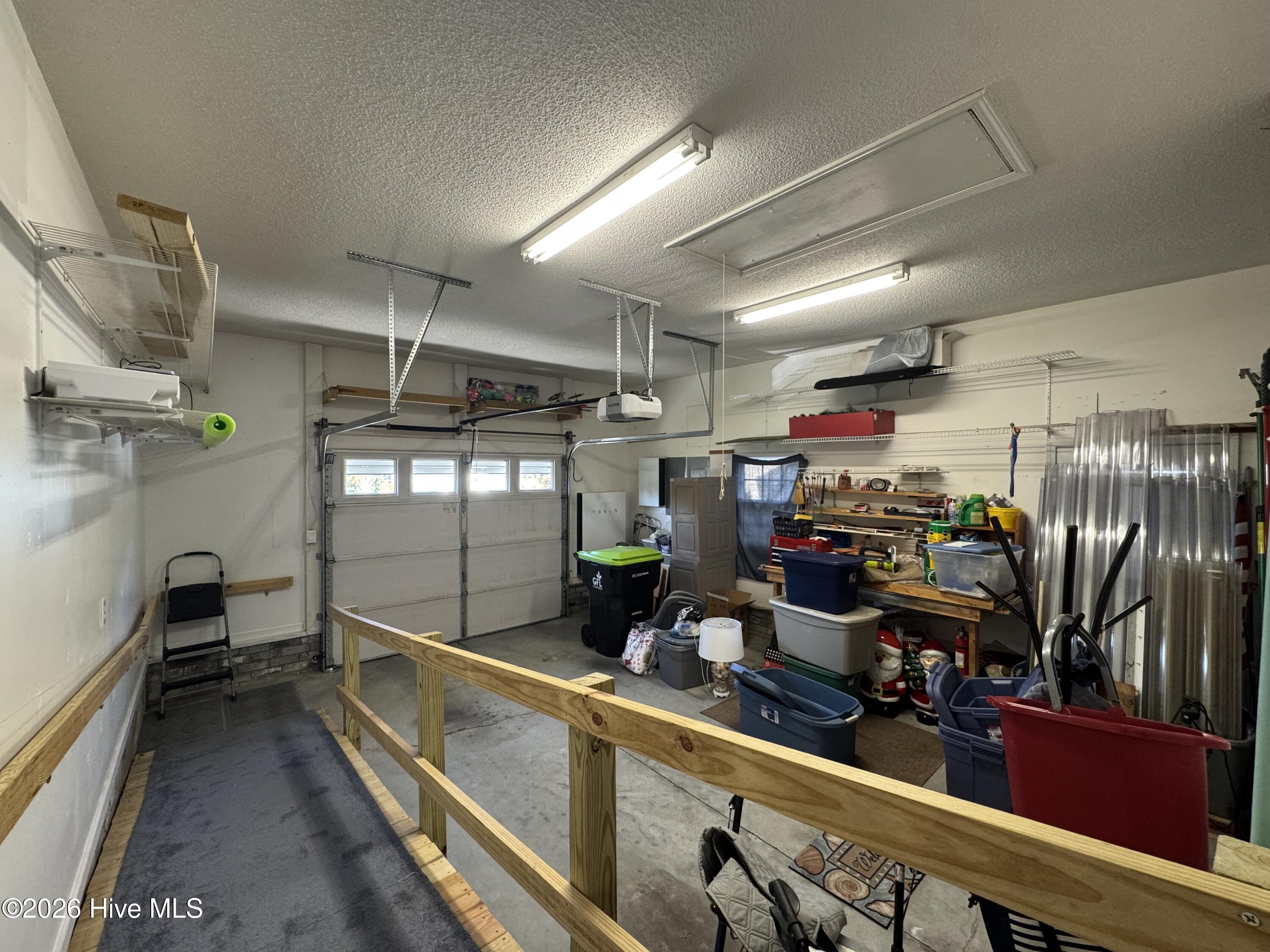 100563422 | Photo 30