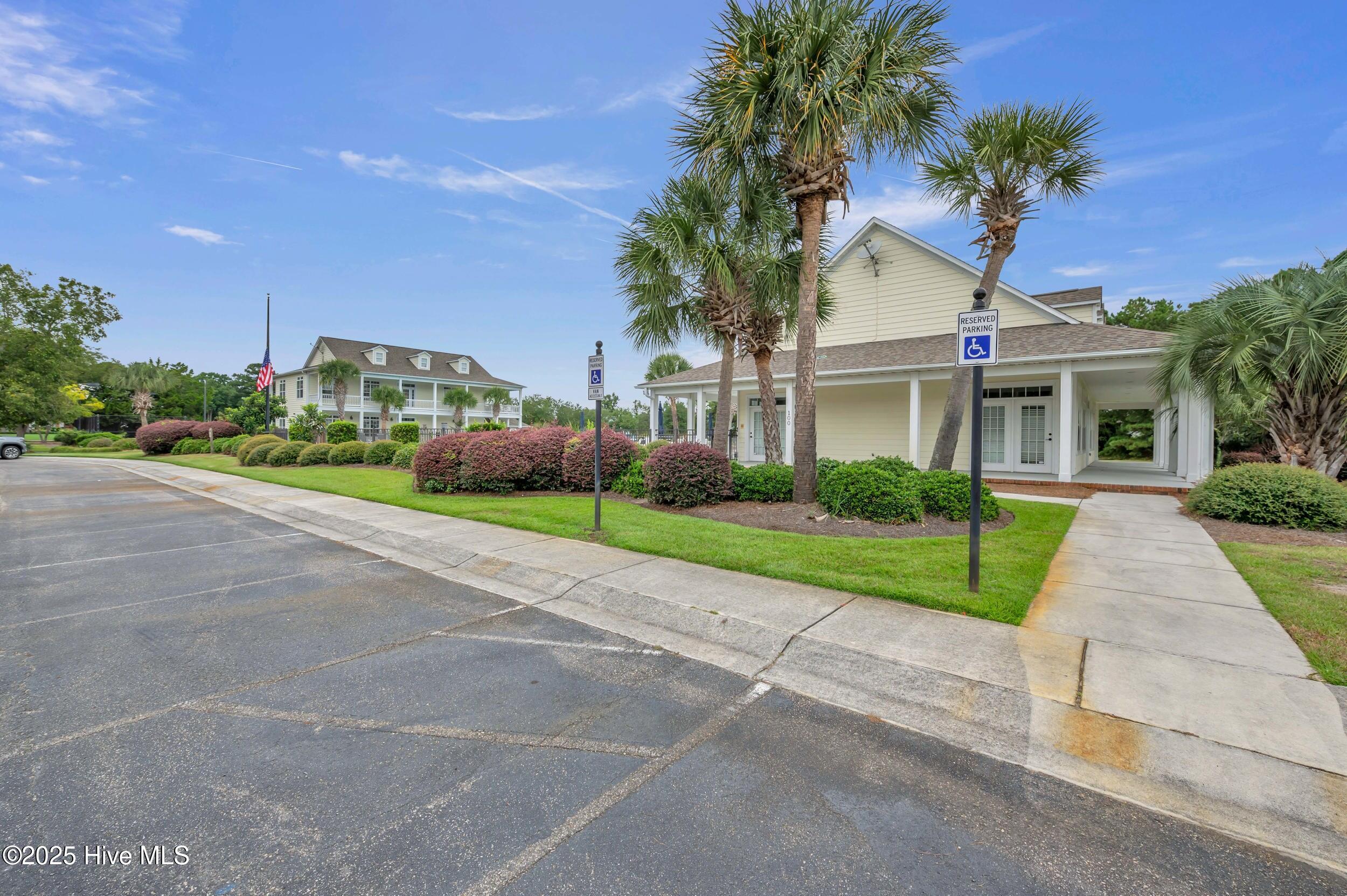 100529848 | Photo 78