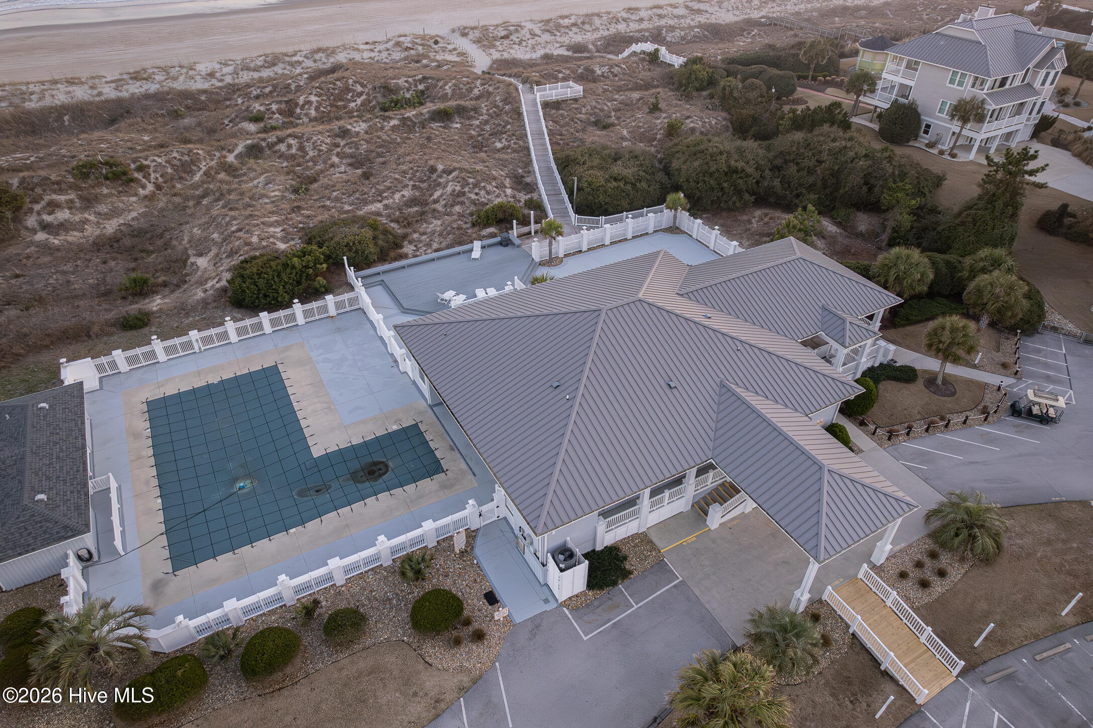 100560422 | Photo 89