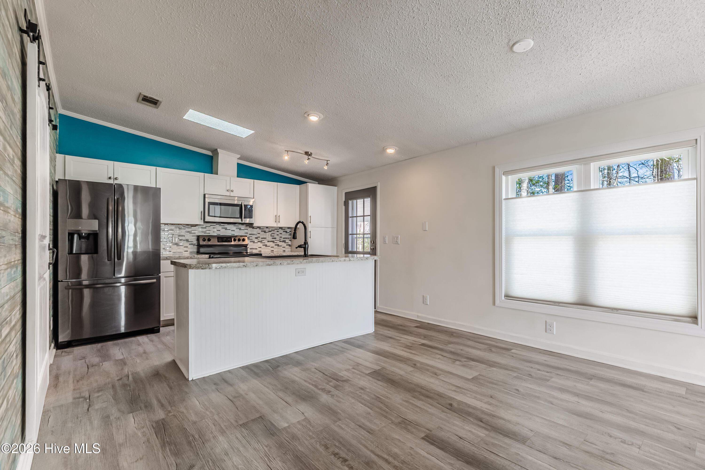 100555221 | Photo 11