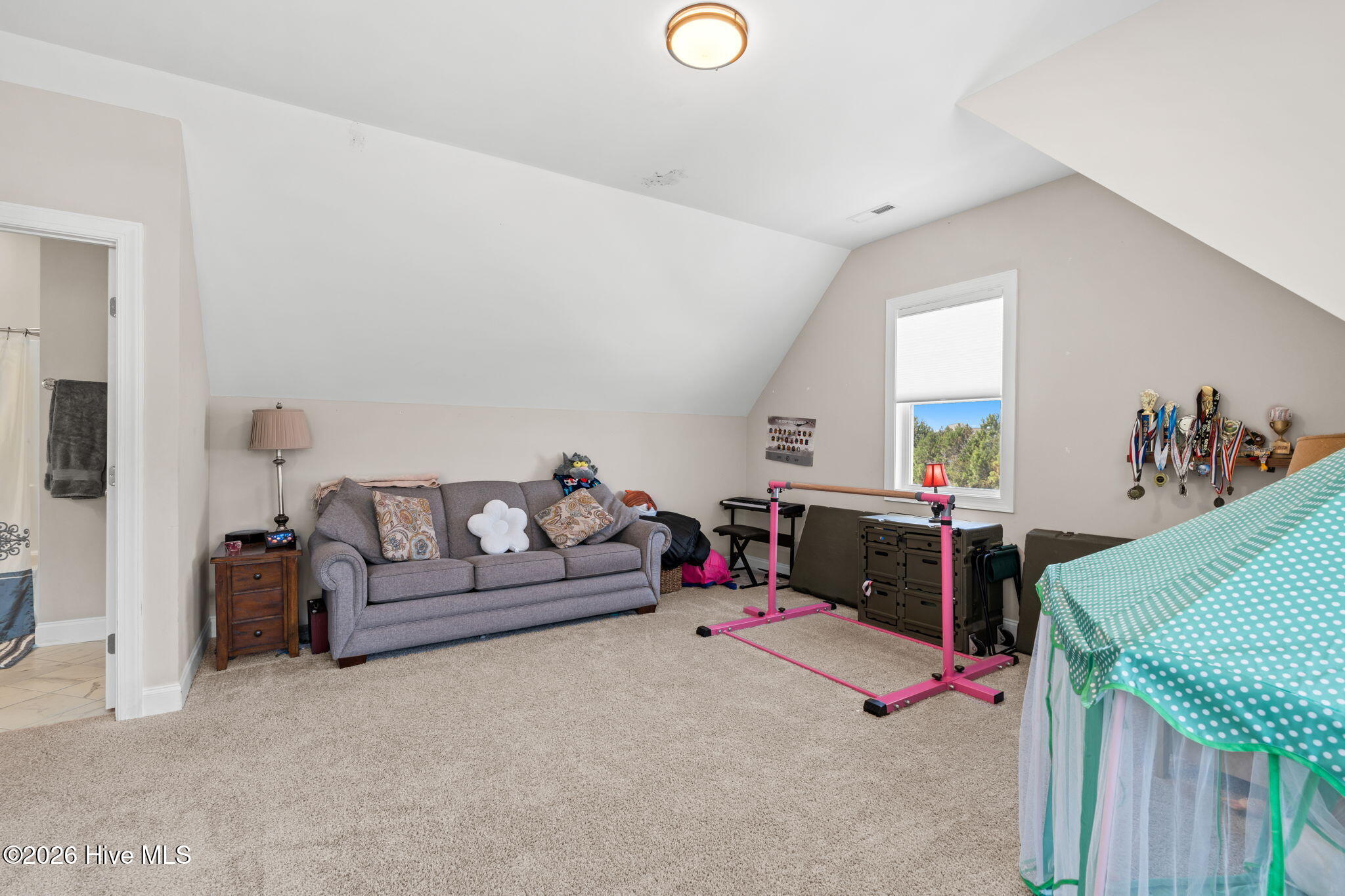 100564109 | Photo 29