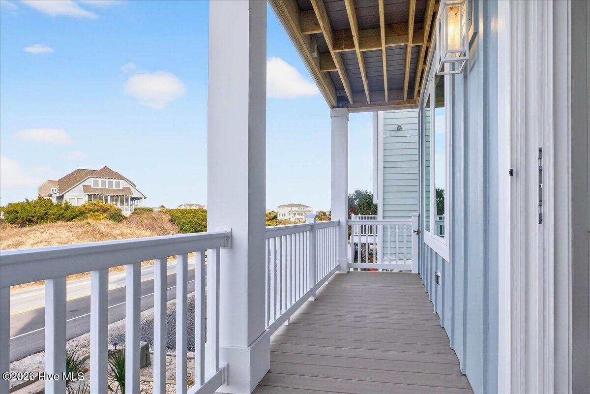 100543299 | Photo 78