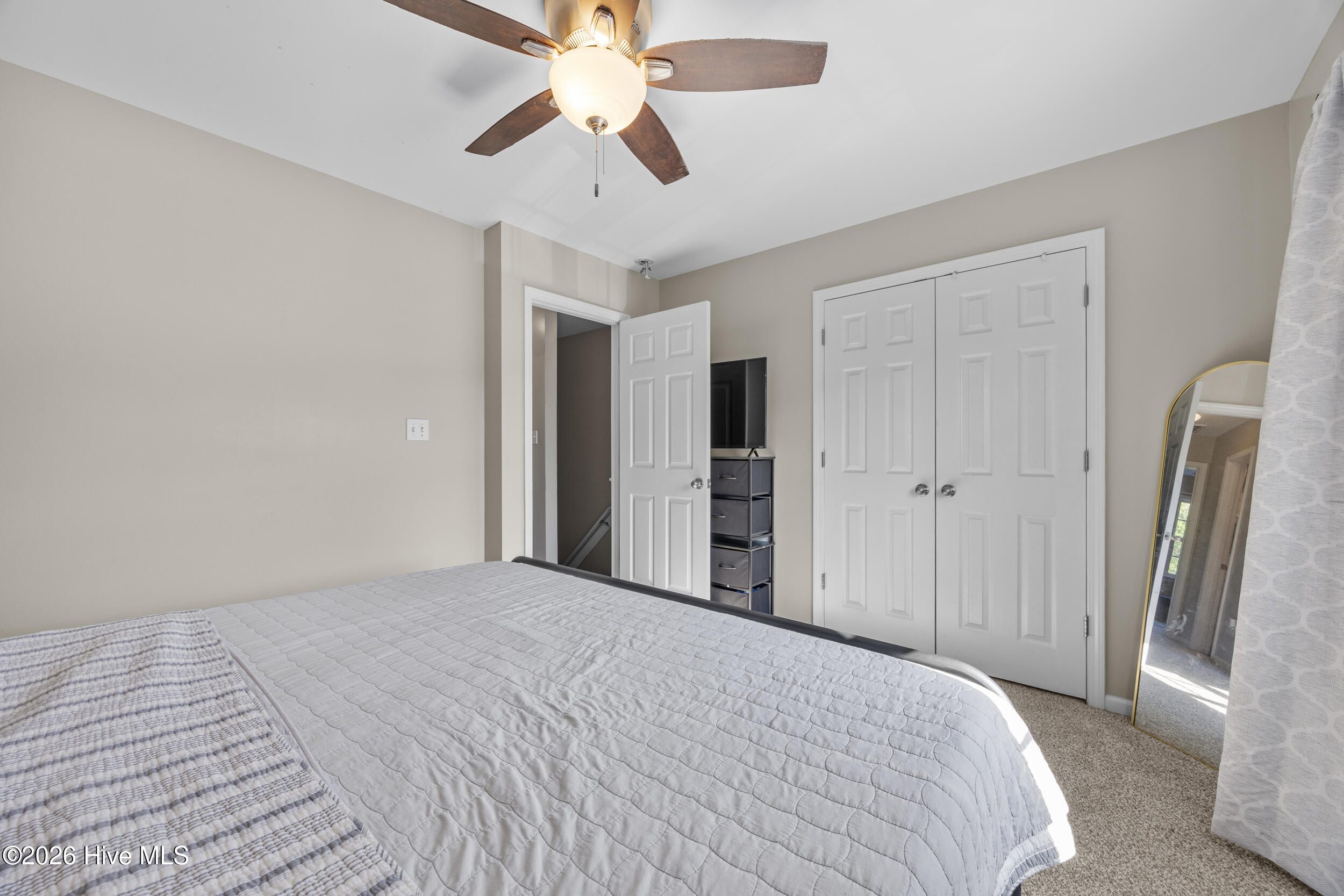 100570282 | Photo 13