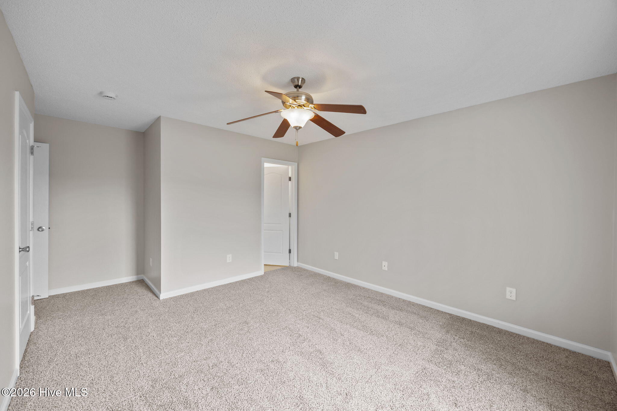 100547713 | Photo 20