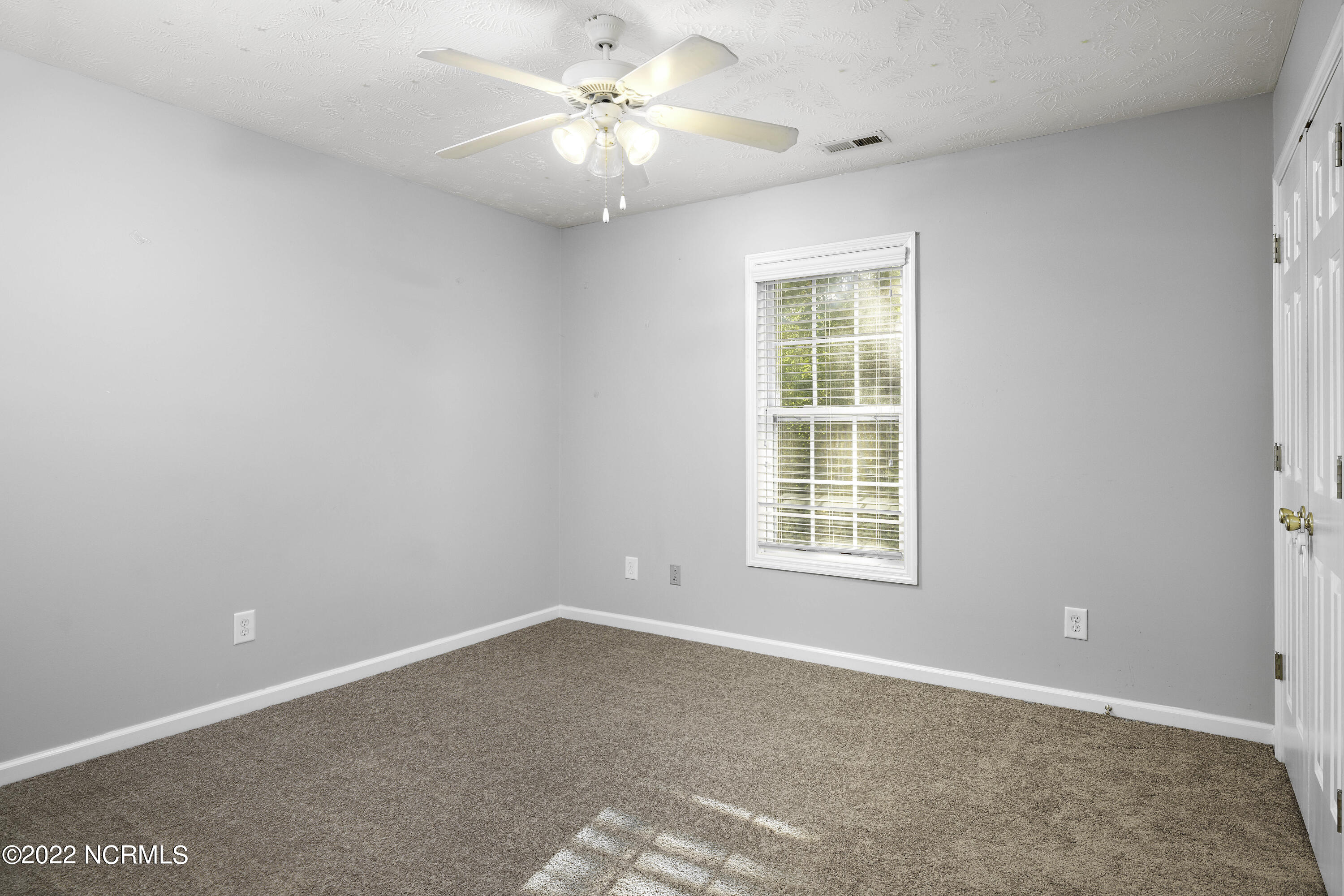 100549189 | Photo 17