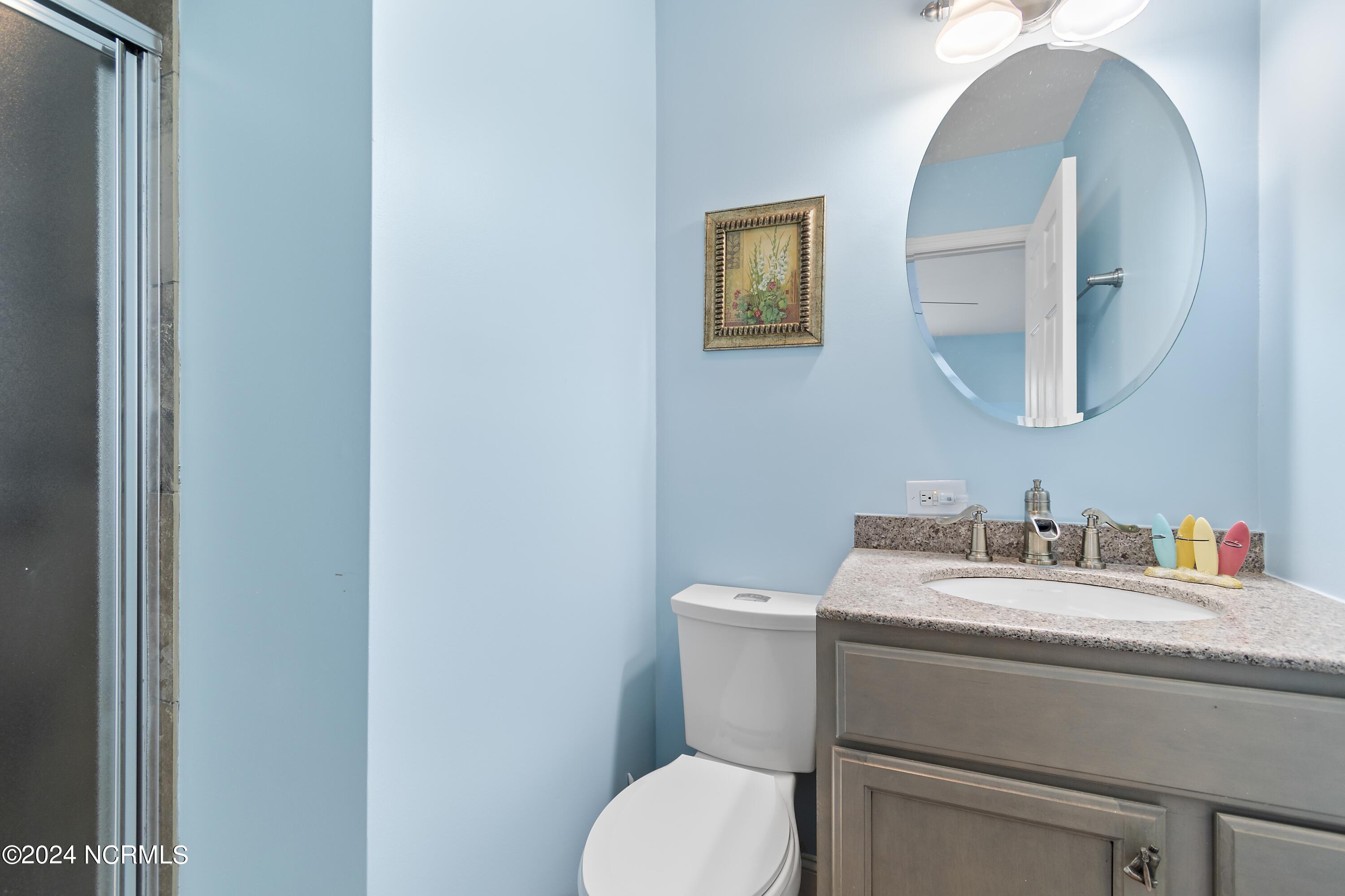 100547764 | Photo 15