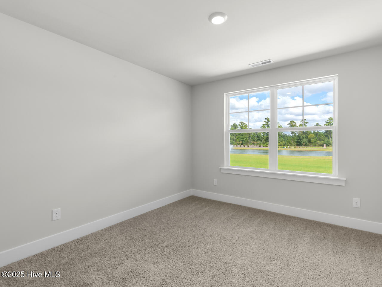 100567988 | Photo 26