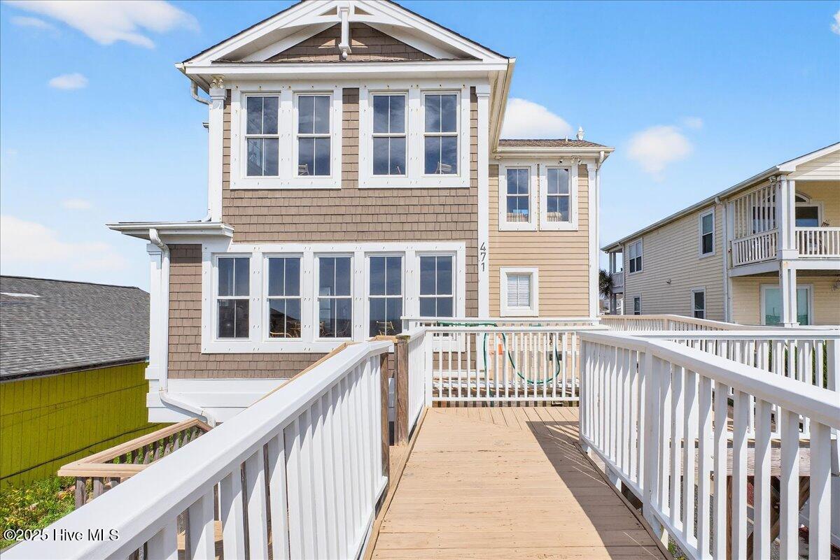 100534230 | Photo 75