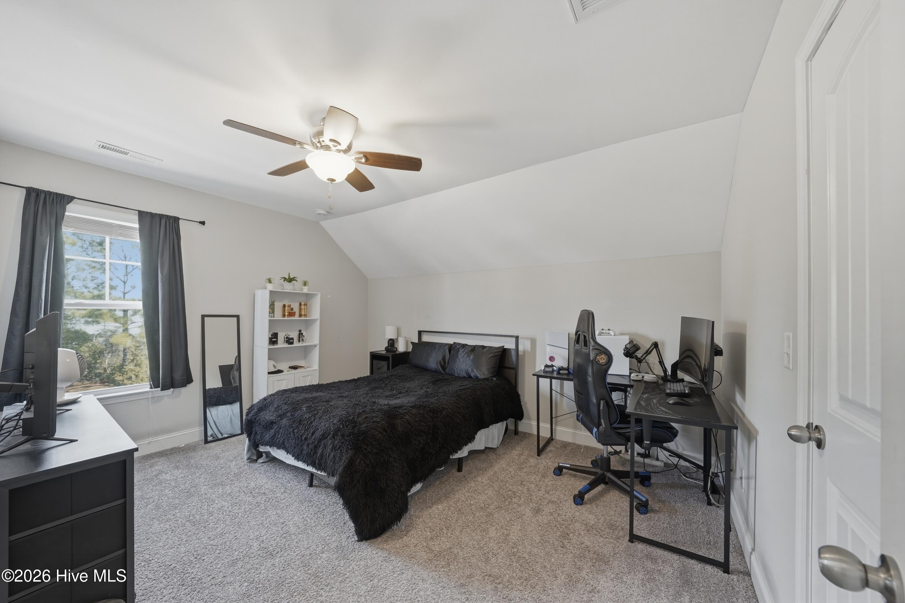 100557354 | Photo 53