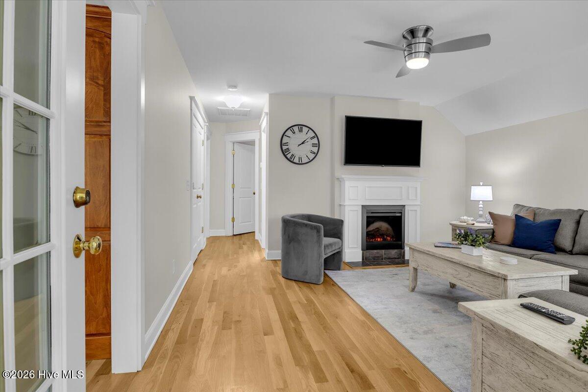 100556274 | Photo 23