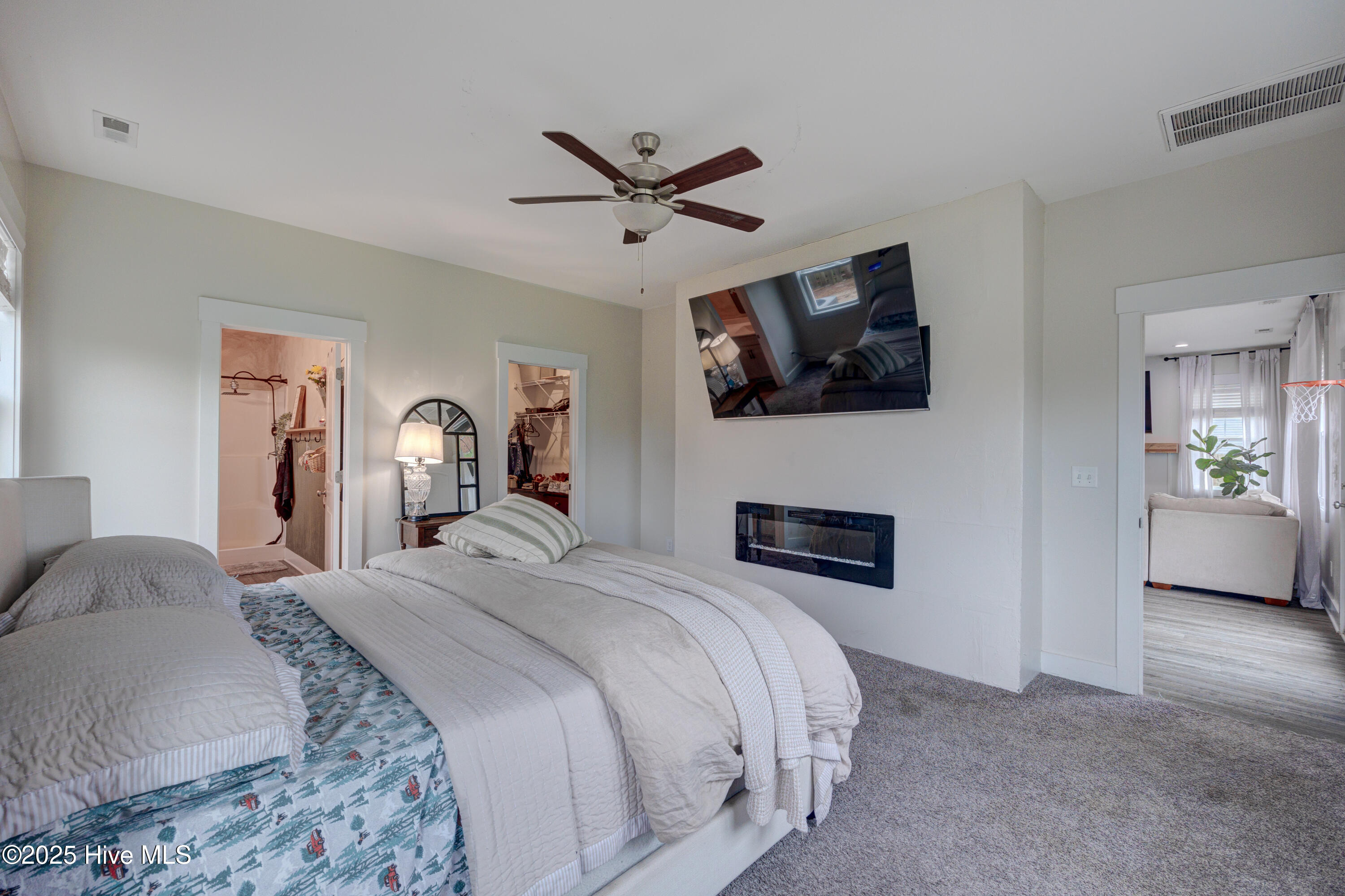 100534229 | Photo 26