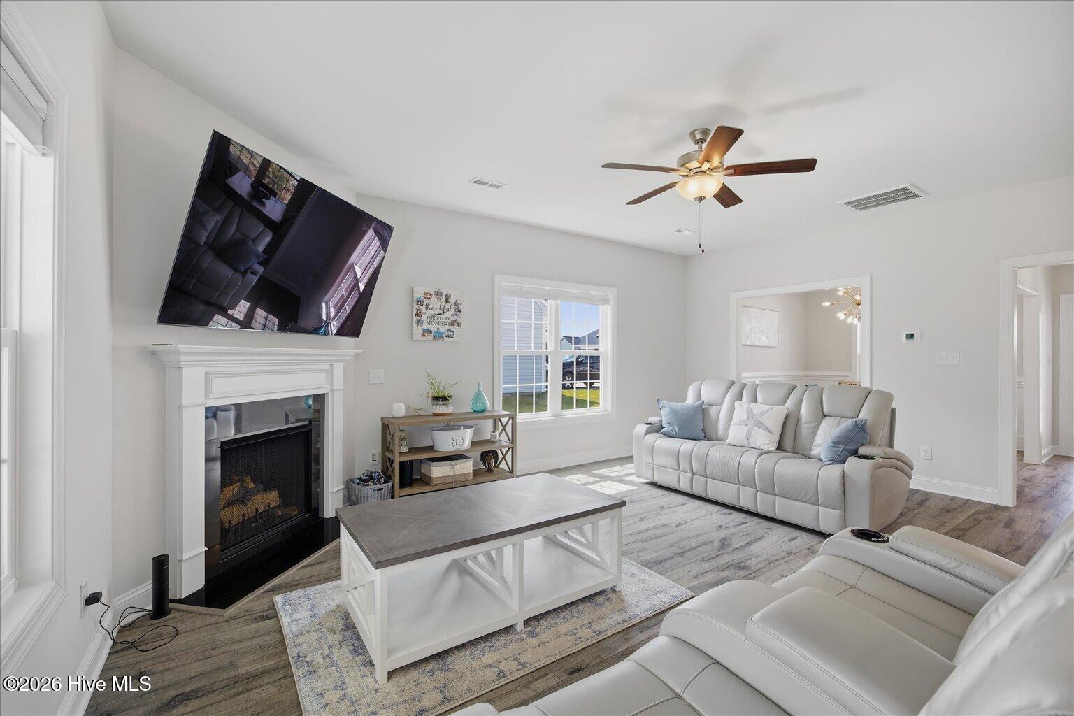 100564779 | Photo 22