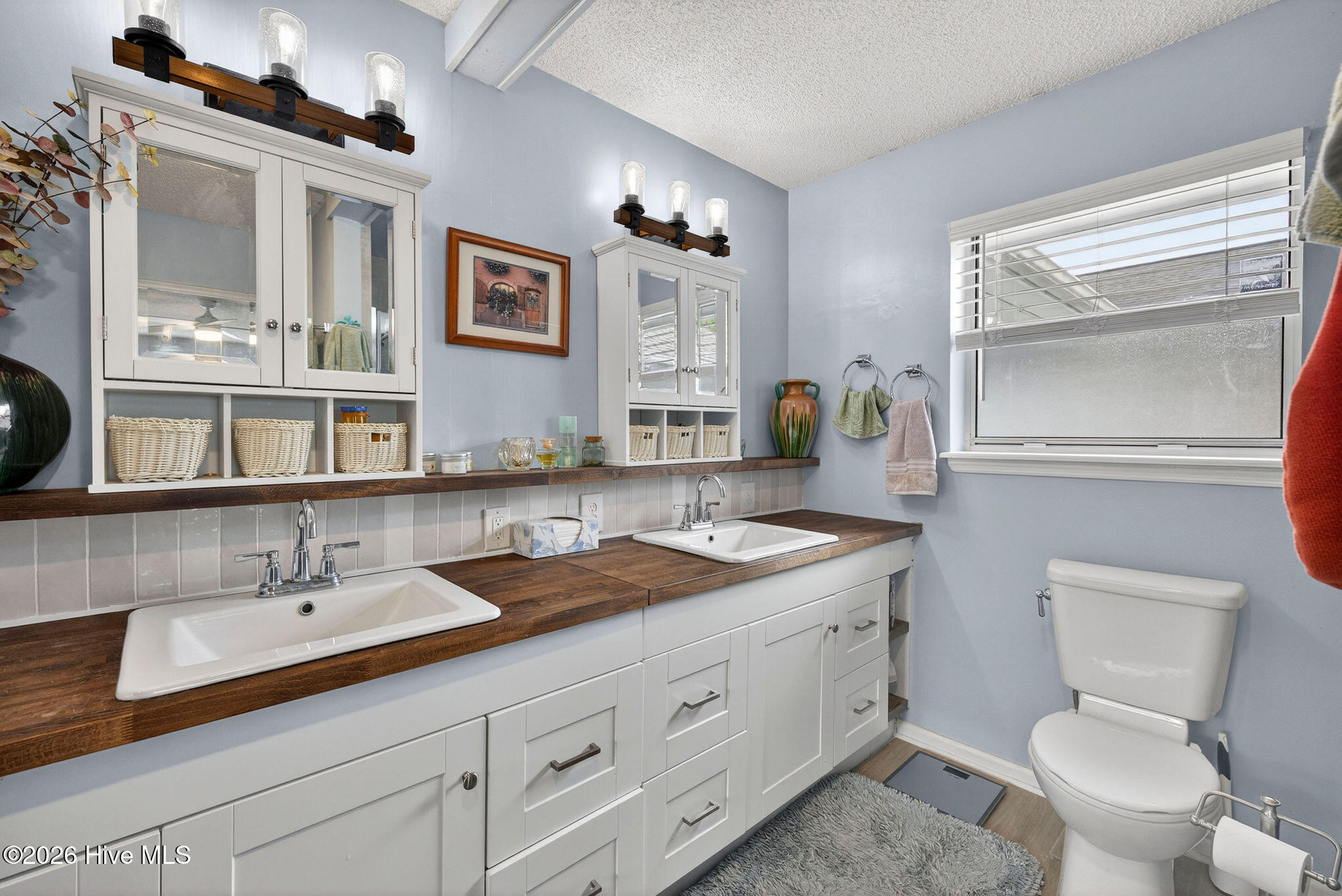 100570293 | Photo 19