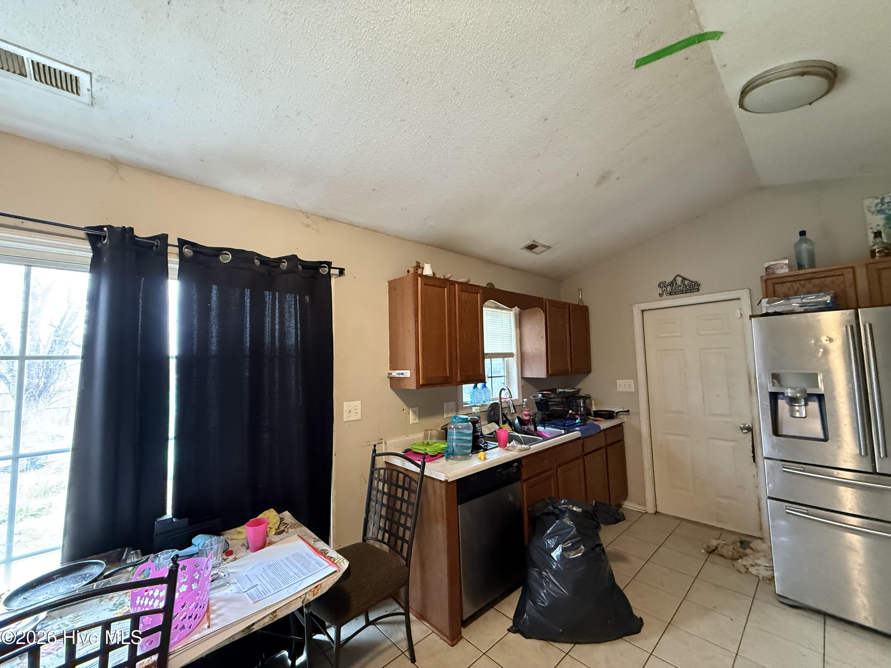 100562239 | Photo 37